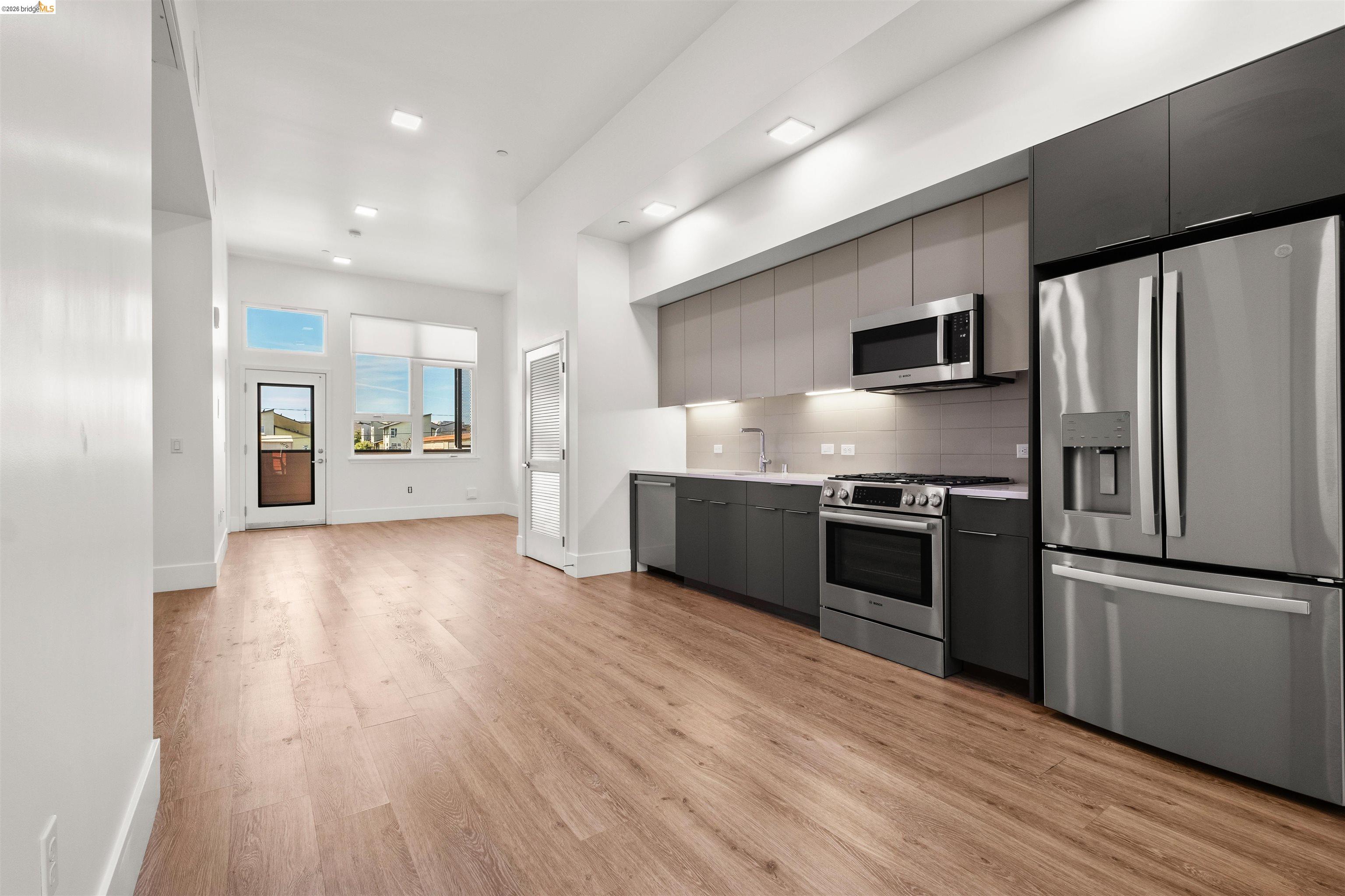 Photo #2: 41128940 Listing: Photo #2