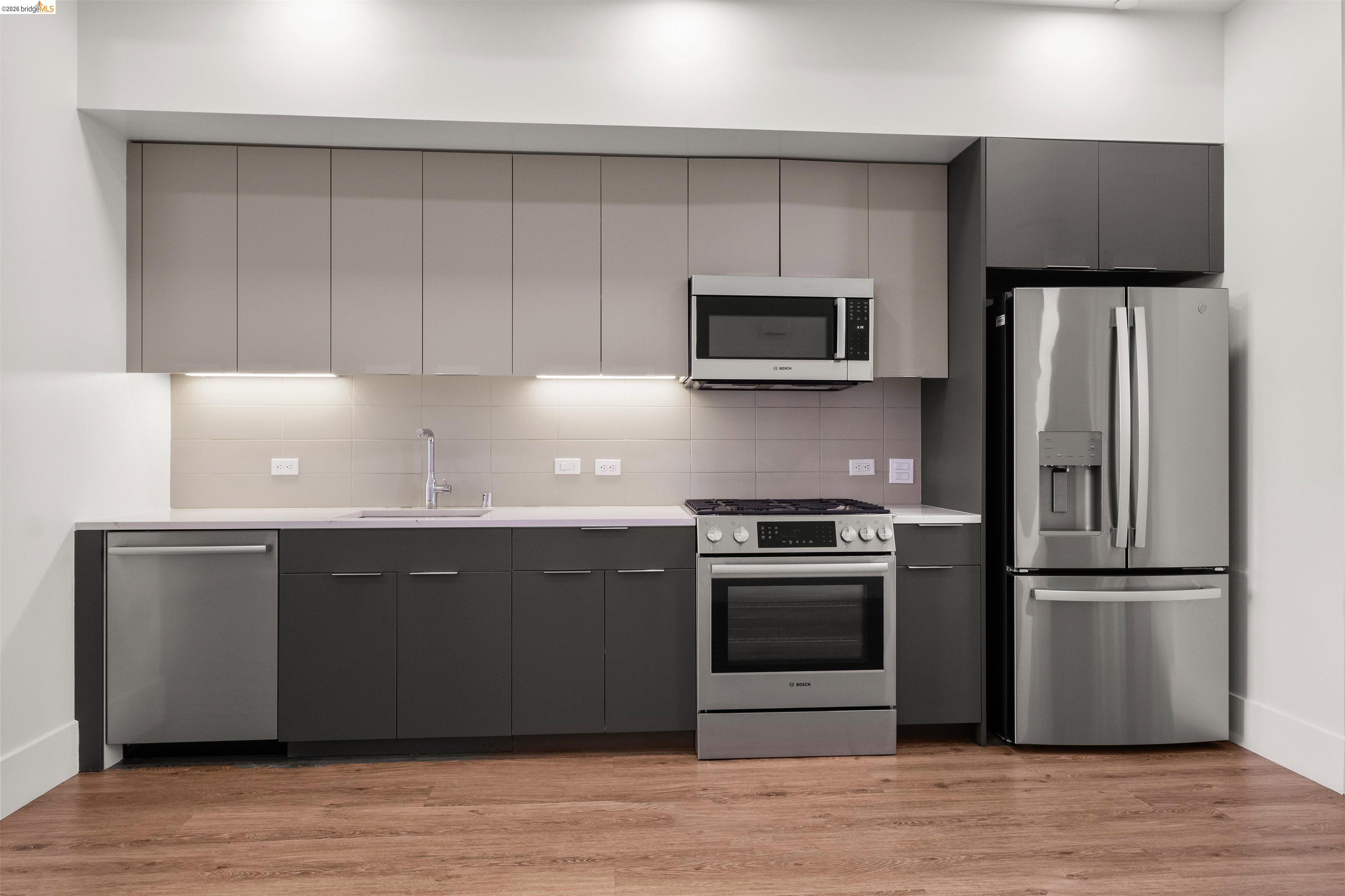 Photo #3: 41128940 Listing: Photo #3