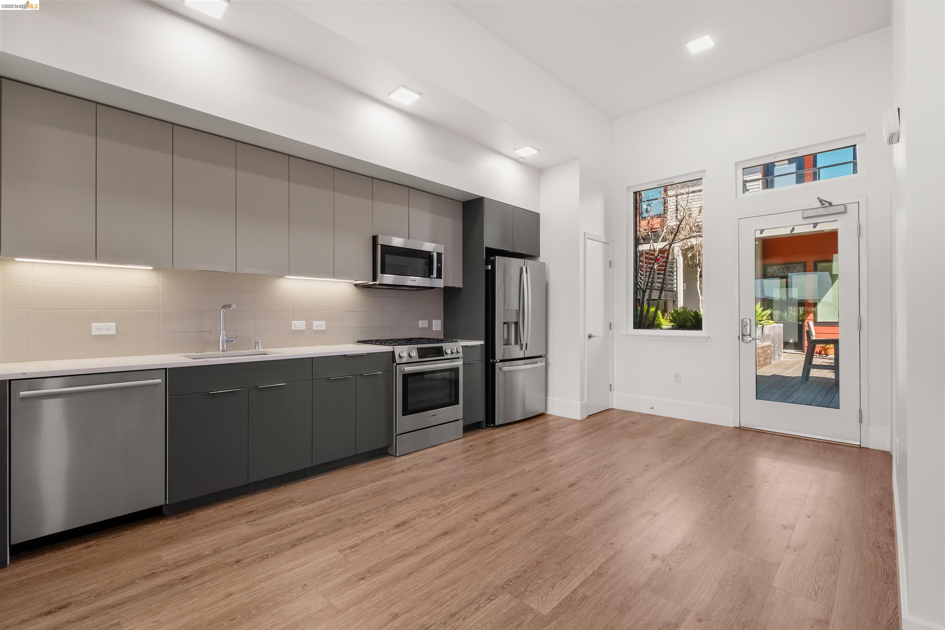 Photo #4: 41128940 Listing: Photo #4