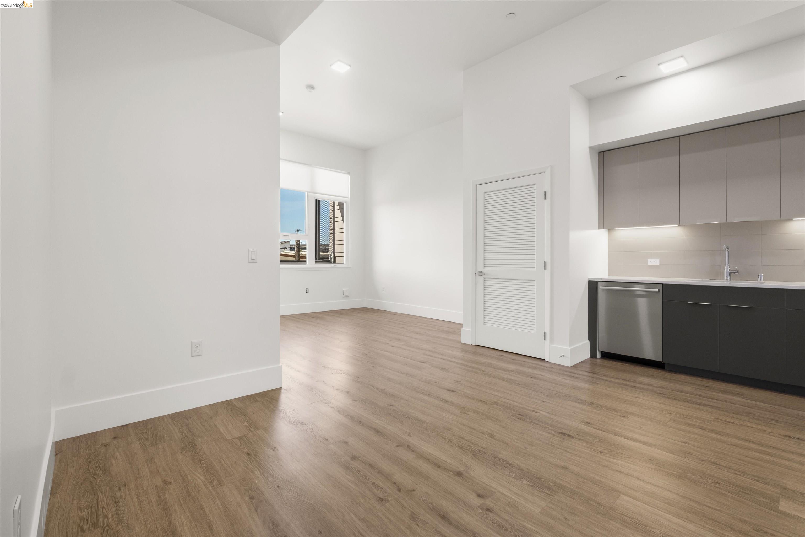 Photo #9: 41128940 Listing: Photo #9