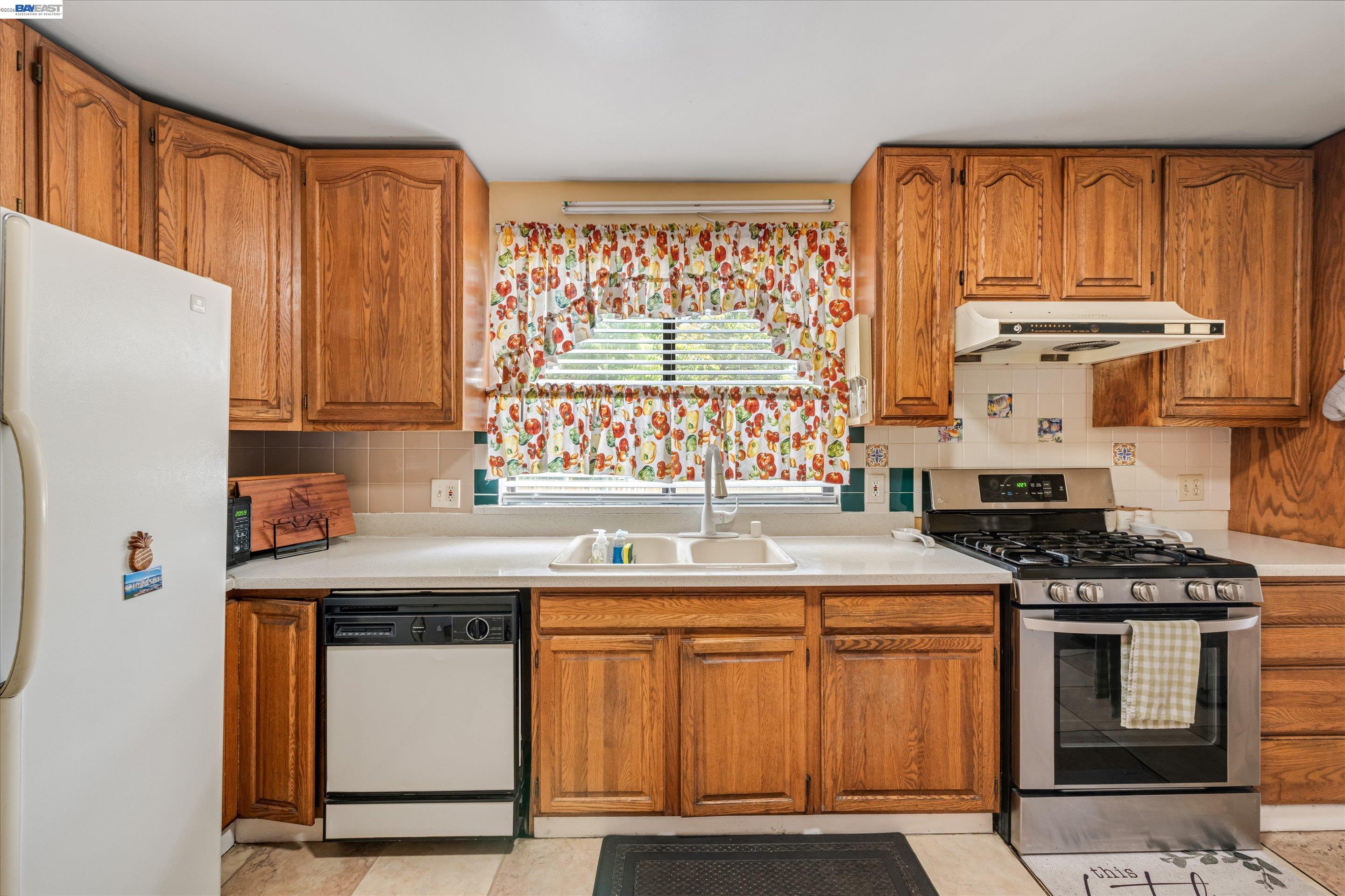 663 25TH Street, Oakland CA 94612 — photo 13