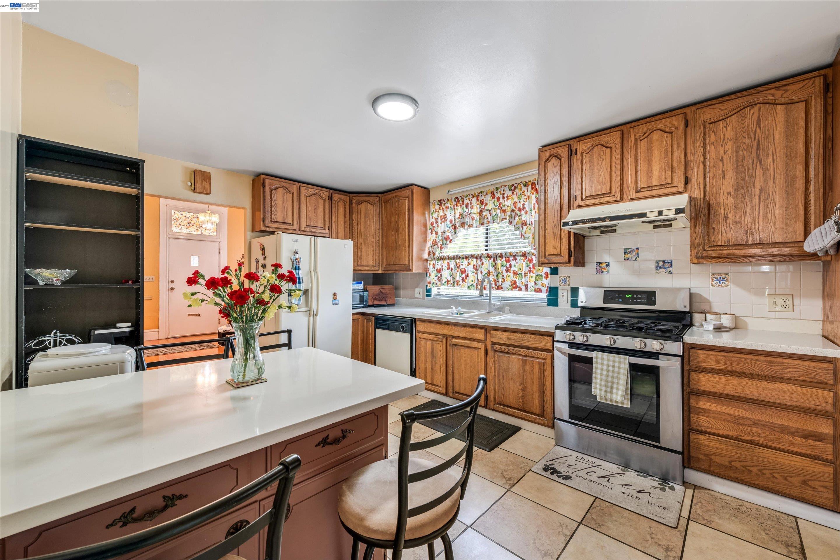 663 25TH Street, Oakland CA 94612 — photo 14