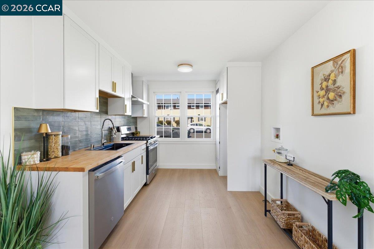 Detail Gallery Image 3 of 10 For 69 Baldwin, Vallejo,  CA 94590 - 2 Beds | 1 Baths