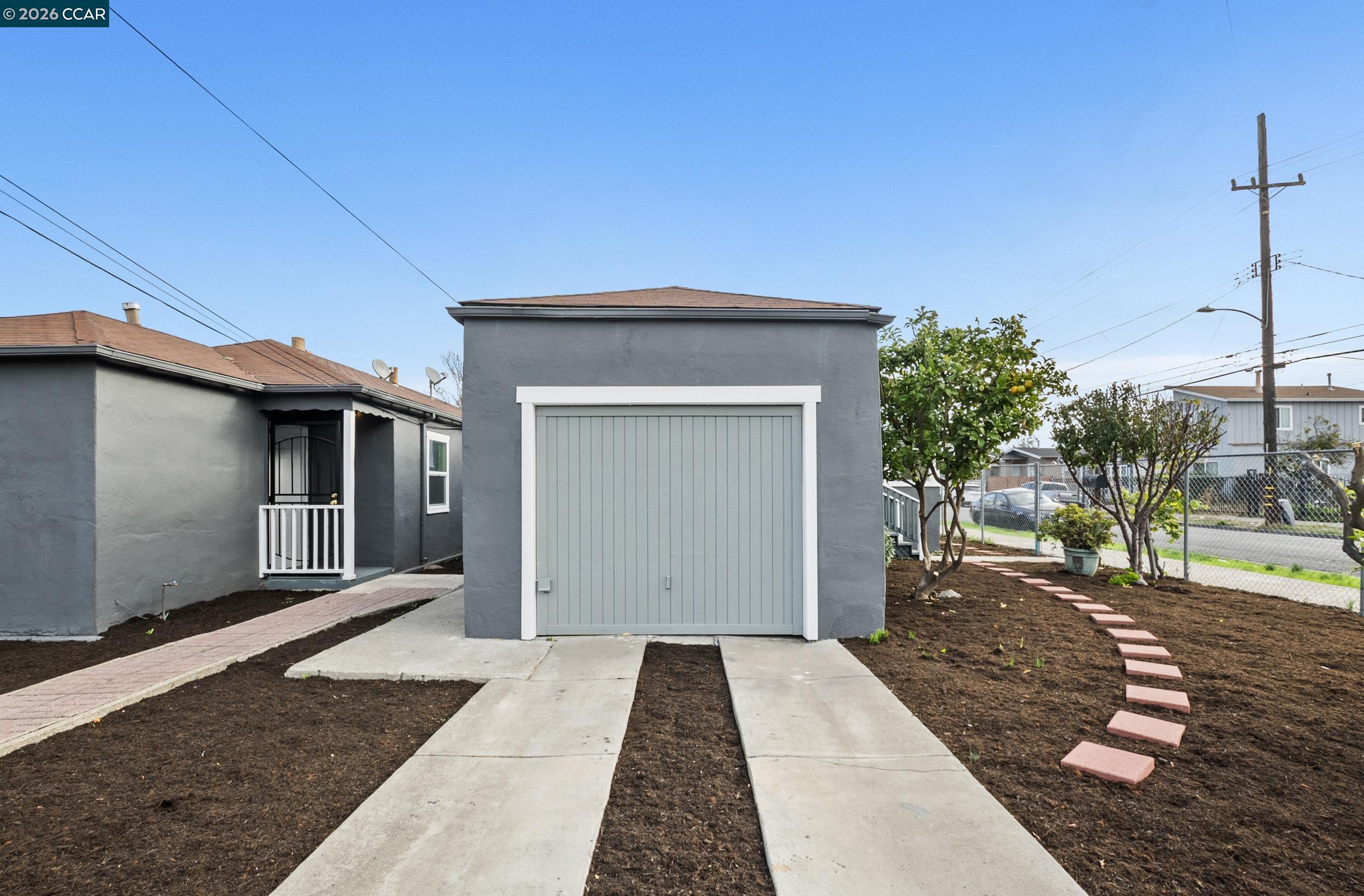 Detail Gallery Image 5 of 45 For 9028 a St, Oakland,  CA 94603 - 4 Beds | 3 Baths