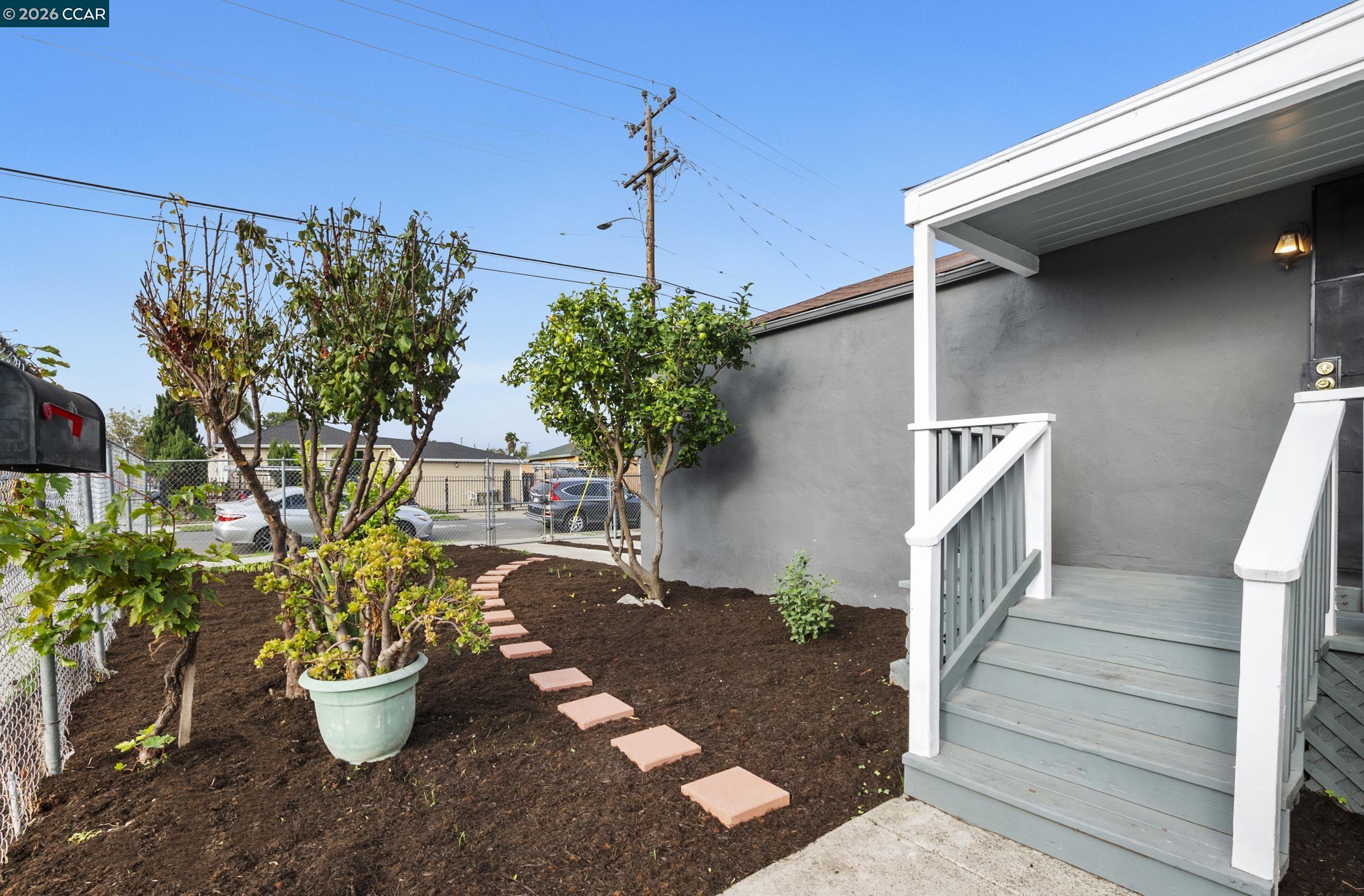 Detail Gallery Image 6 of 45 For 9028 a St, Oakland,  CA 94603 - 4 Beds | 3 Baths