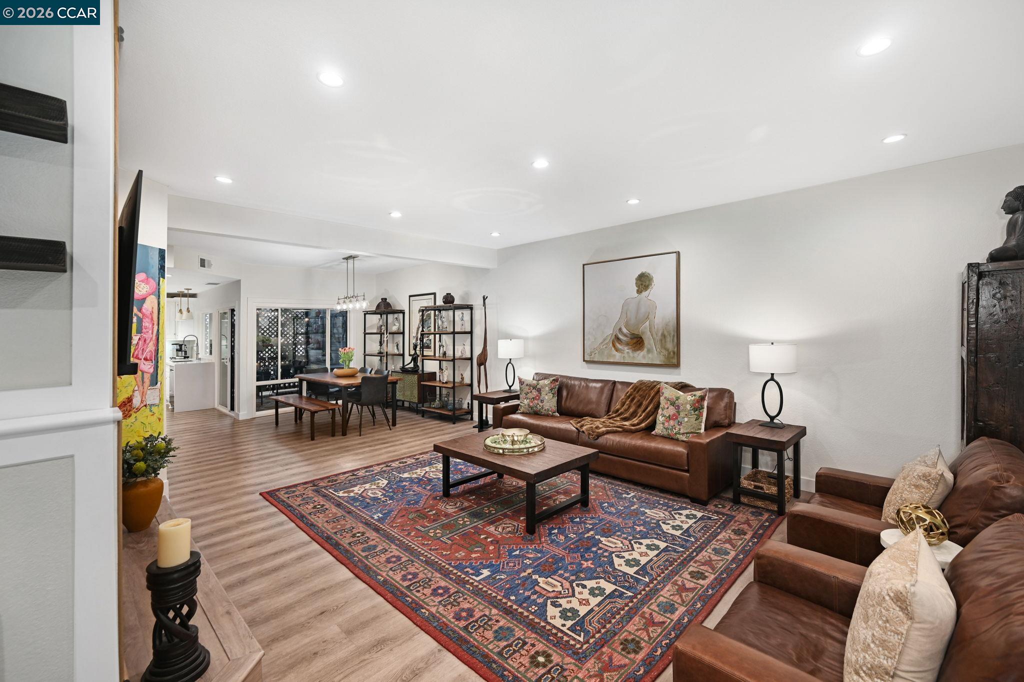 Photo #3: 41128952 Listing: Photo #3