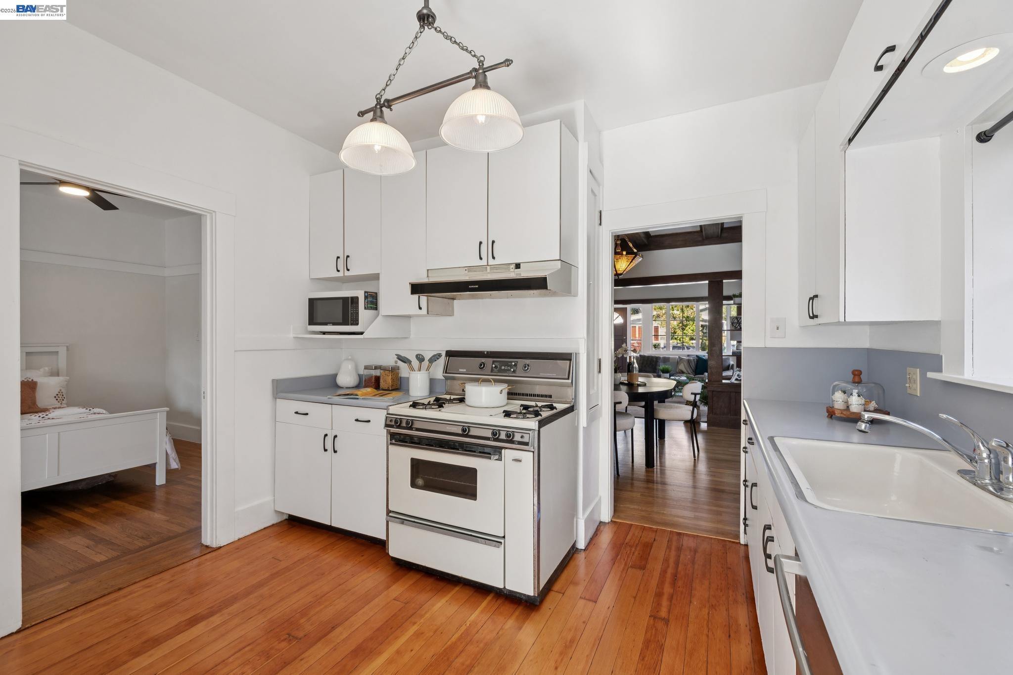 Detail Gallery Image 19 of 57 For 3246 Garfield Ave, Alameda,  CA 94501 - 3 Beds | 2 Baths