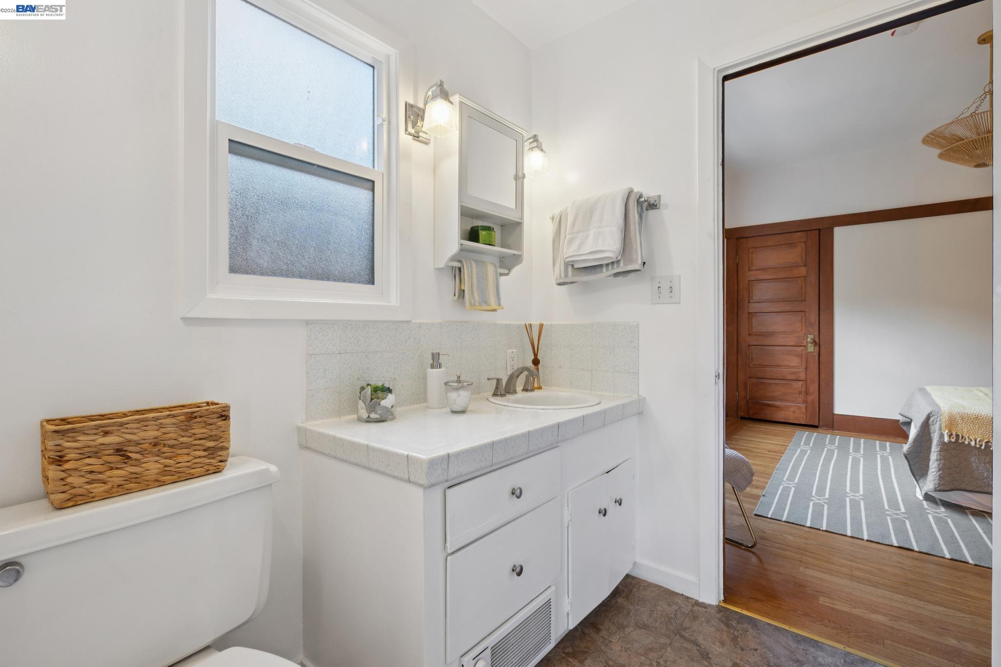 Detail Gallery Image 29 of 57 For 3246 Garfield Ave, Alameda,  CA 94501 - 3 Beds | 2 Baths