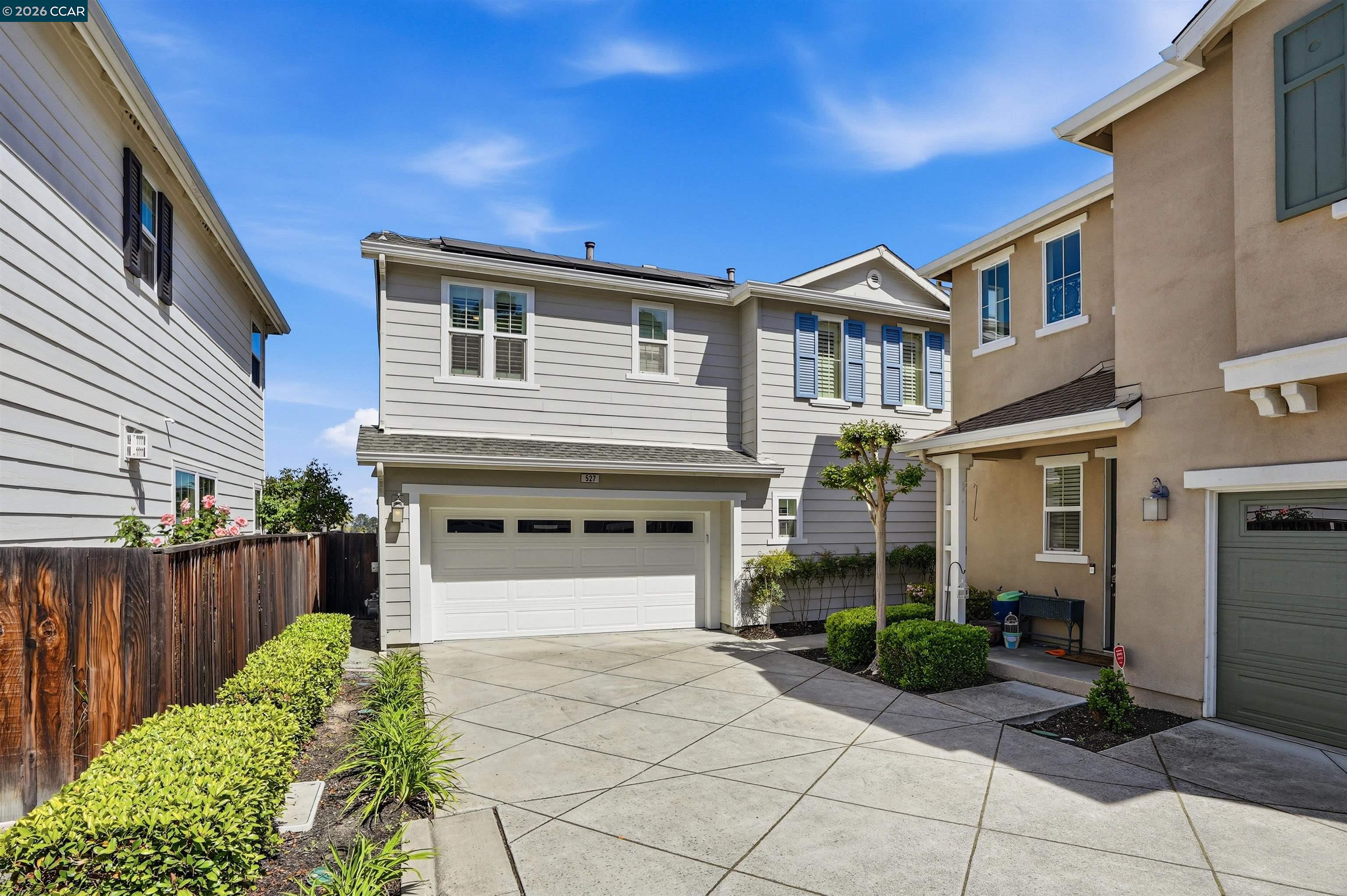 Detail Gallery Image 2 of 54 For 527 Falling Star Dr, Martinez,  CA 94553 - 4 Beds | 2/1 Baths