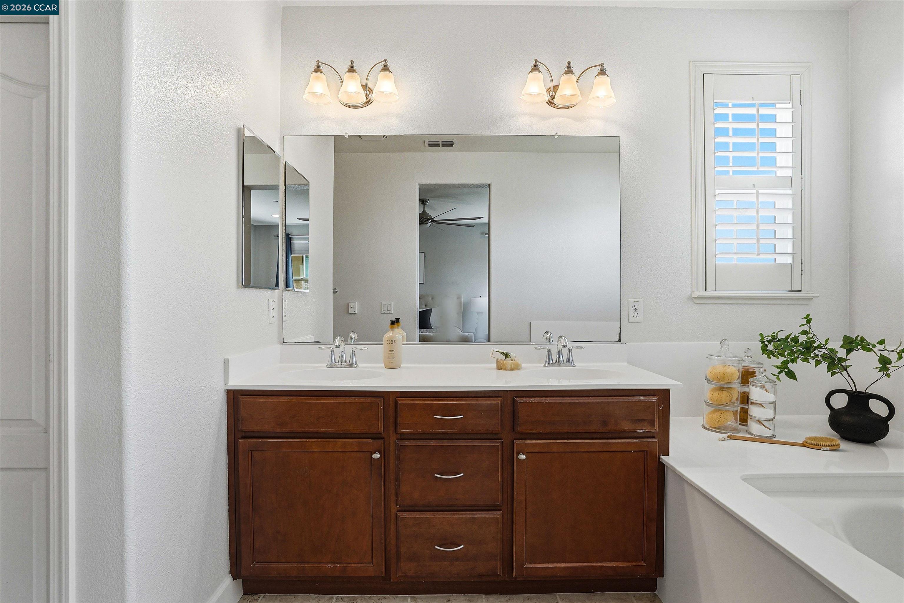 Detail Gallery Image 29 of 54 For 527 Falling Star Dr, Martinez,  CA 94553 - 4 Beds | 2/1 Baths