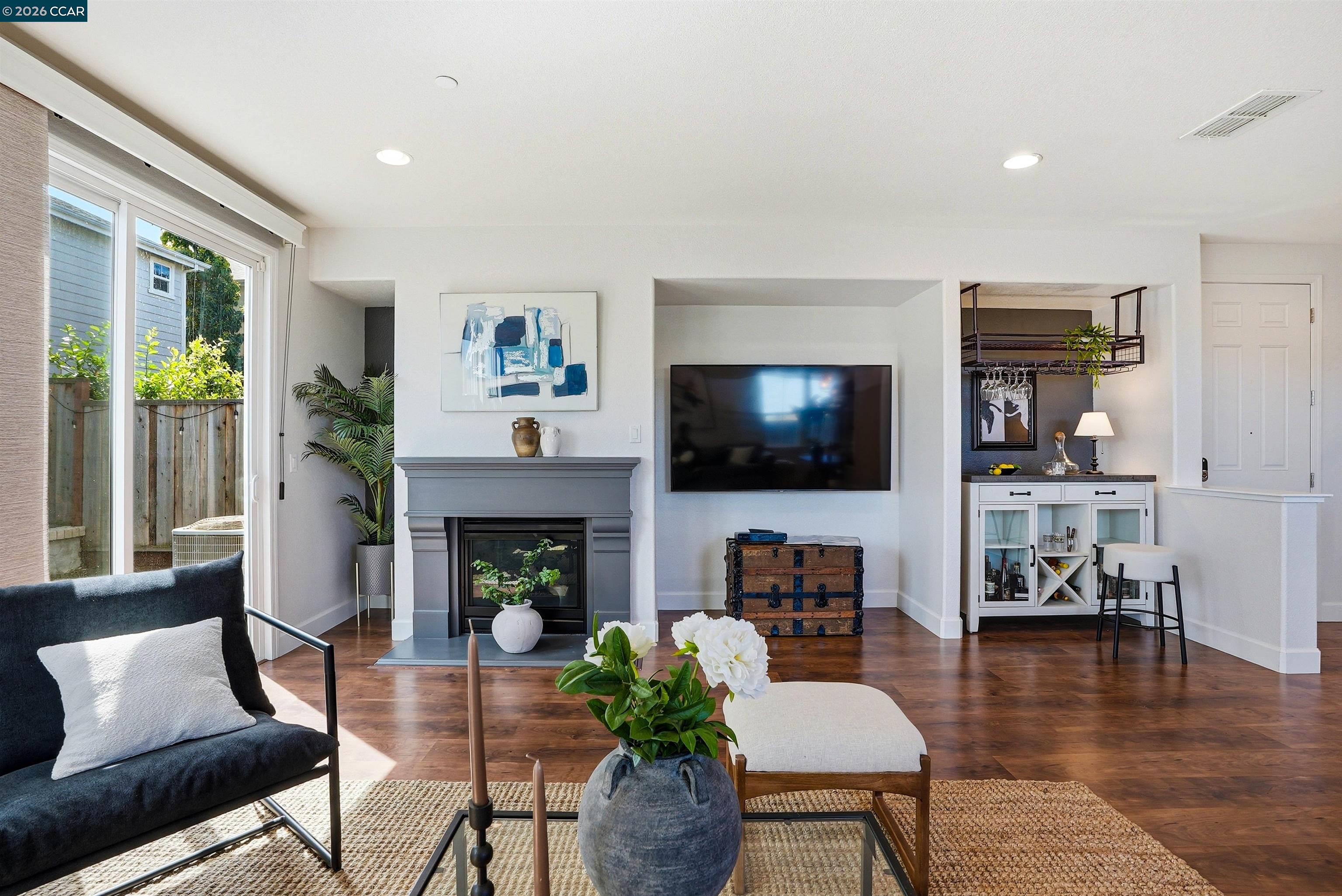 Detail Gallery Image 9 of 54 For 527 Falling Star Dr, Martinez,  CA 94553 - 4 Beds | 2/1 Baths