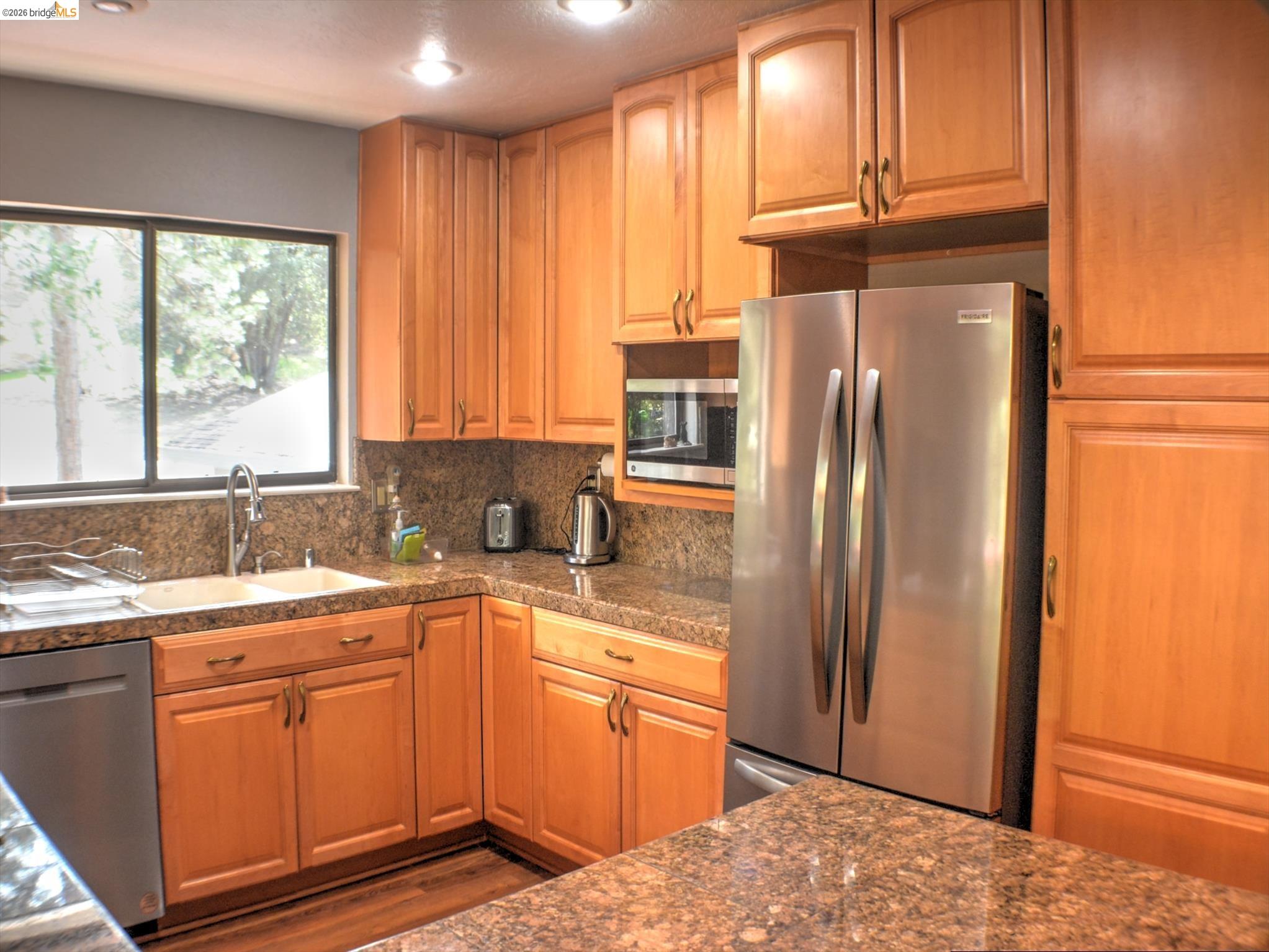 Detail Gallery Image 11 of 58 For 12293 Tower Peak Ct, Groveland,  CA 95321 - 3 Beds | 3 Baths