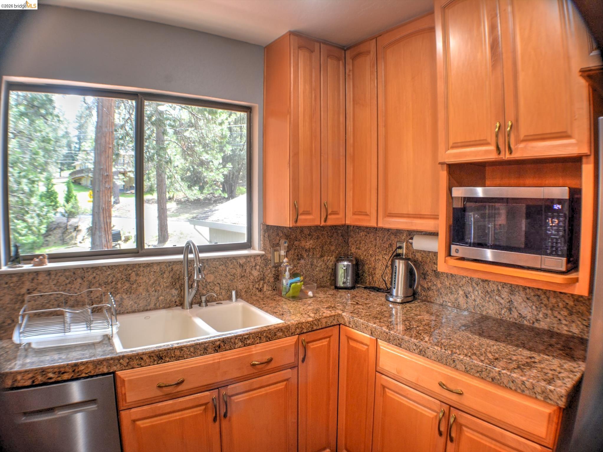 Detail Gallery Image 13 of 60 For 12293 Tower Peak Ct, Groveland,  CA 95321 - 3 Beds | 3 Baths