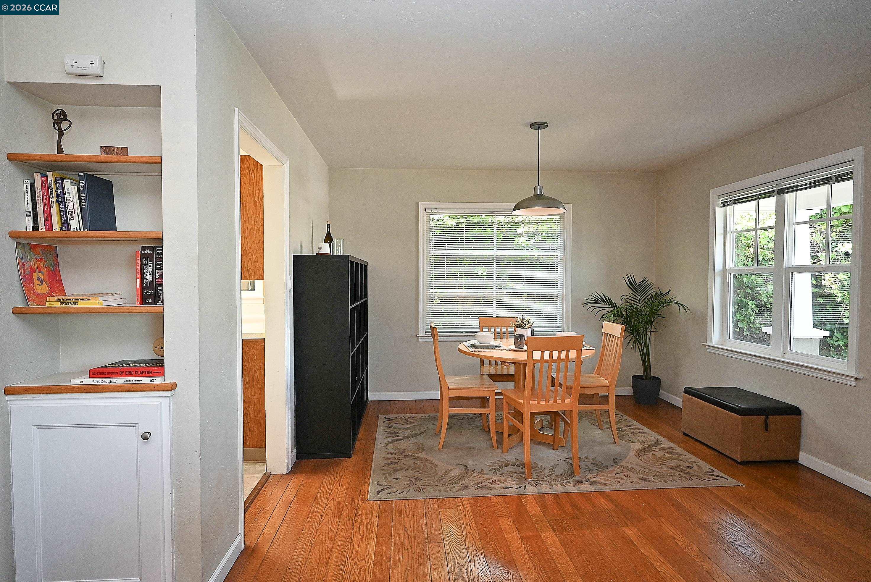 Detail Gallery Image 11 of 36 For 925 North Rd, Belmont,  CA 94002 - 2 Beds | 1 Baths