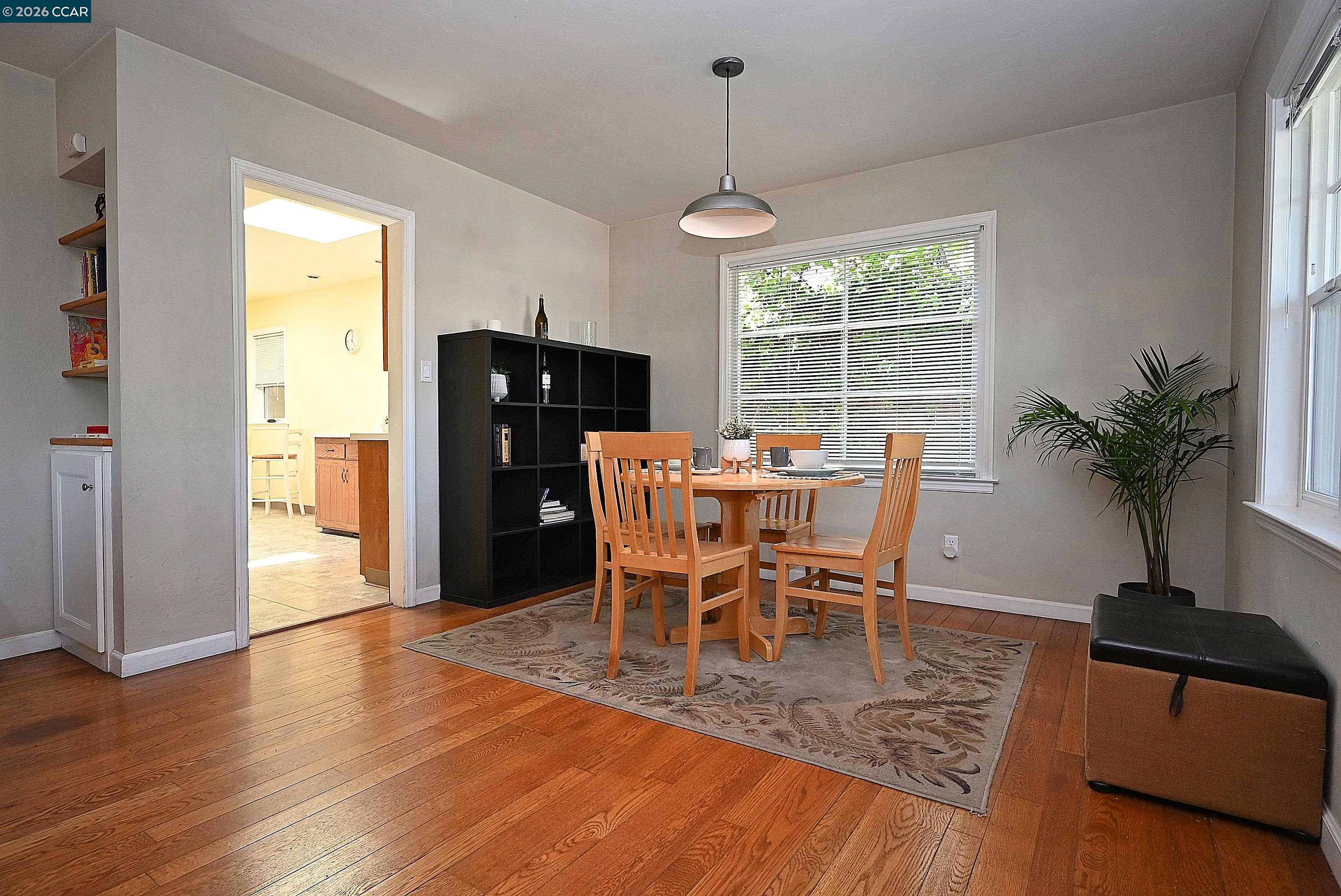 Detail Gallery Image 12 of 36 For 925 North Rd, Belmont,  CA 94002 - 2 Beds | 1 Baths