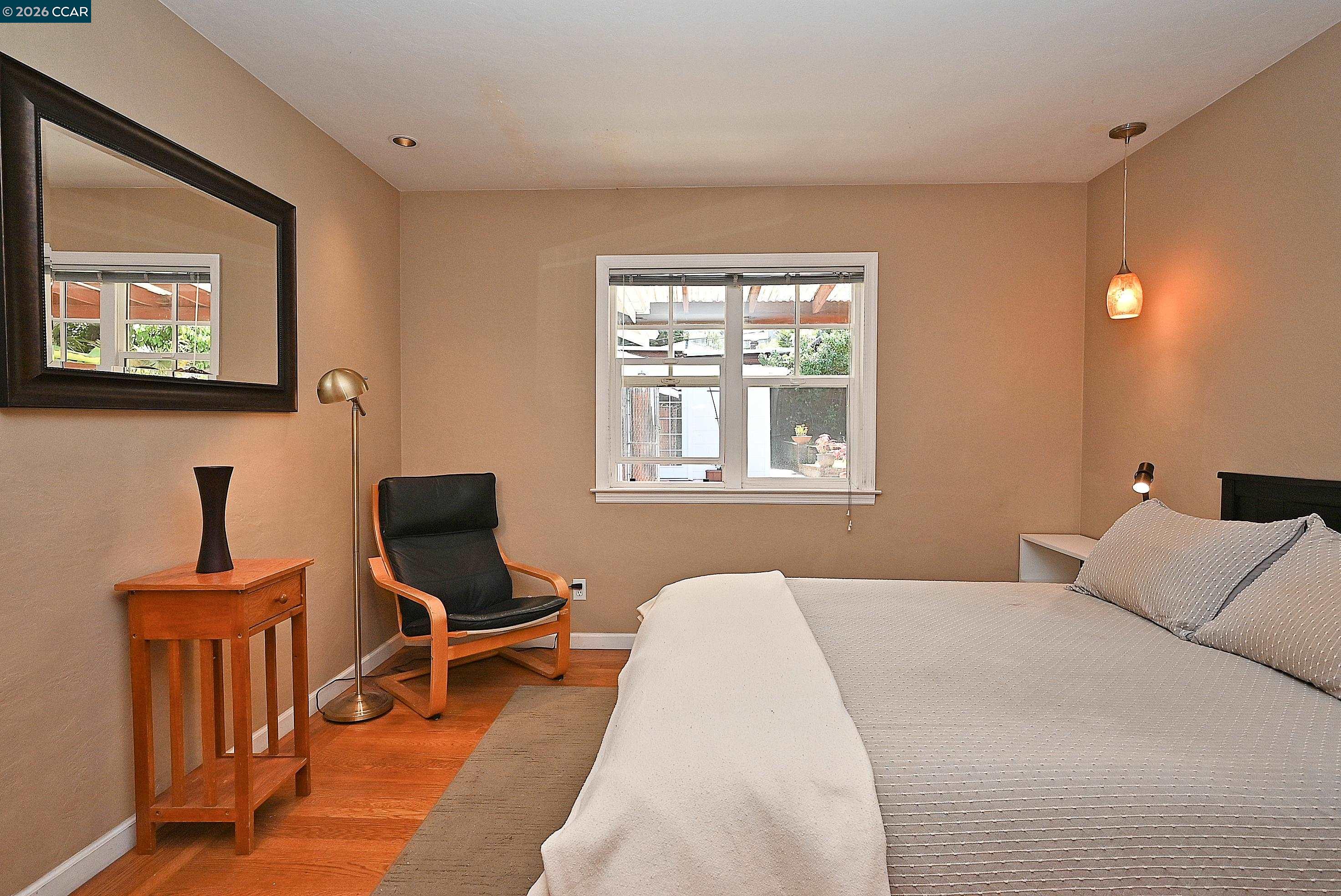 Detail Gallery Image 18 of 36 For 925 North Rd, Belmont,  CA 94002 - 2 Beds | 1 Baths