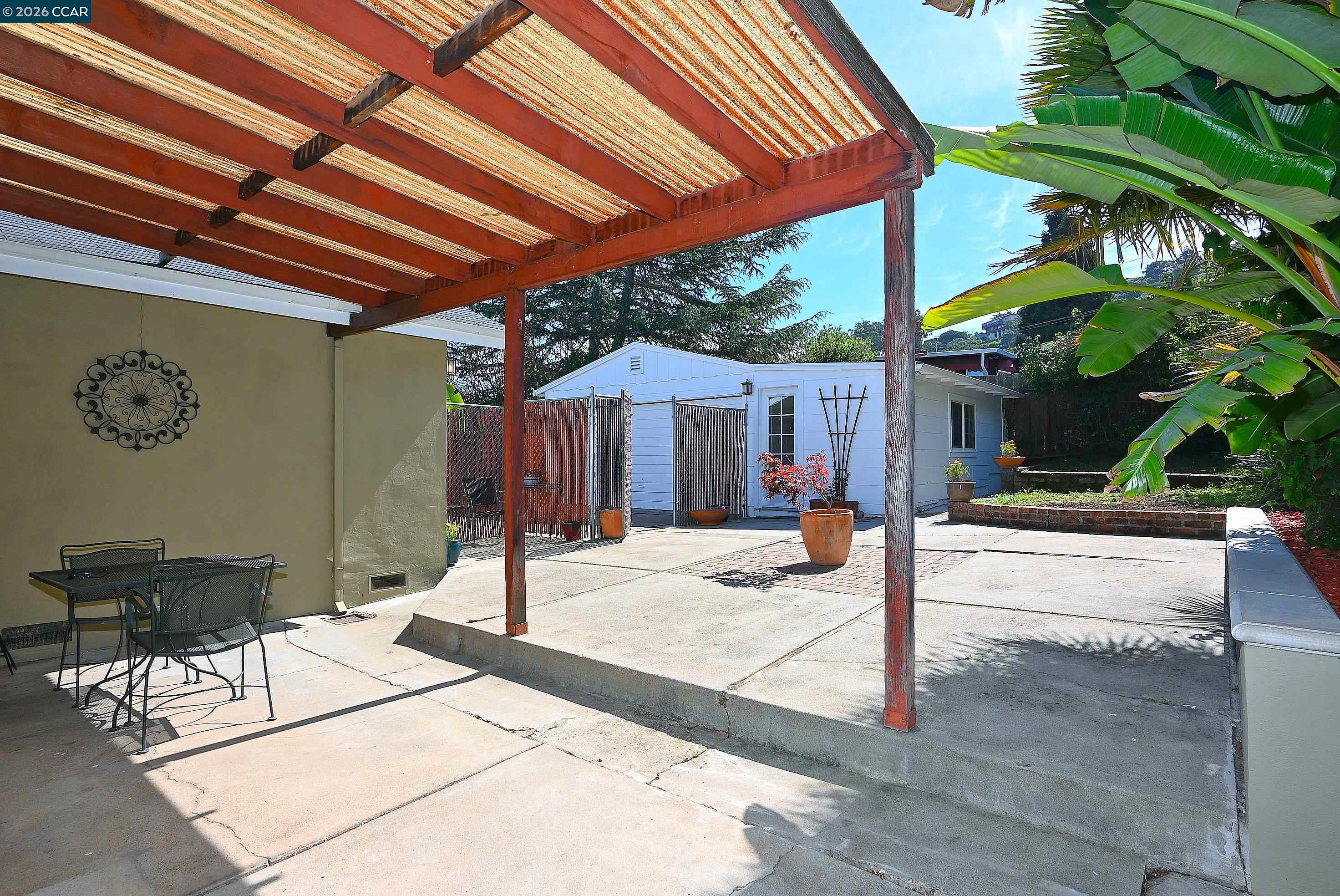 Detail Gallery Image 27 of 36 For 925 North Rd, Belmont,  CA 94002 - 2 Beds | 1 Baths