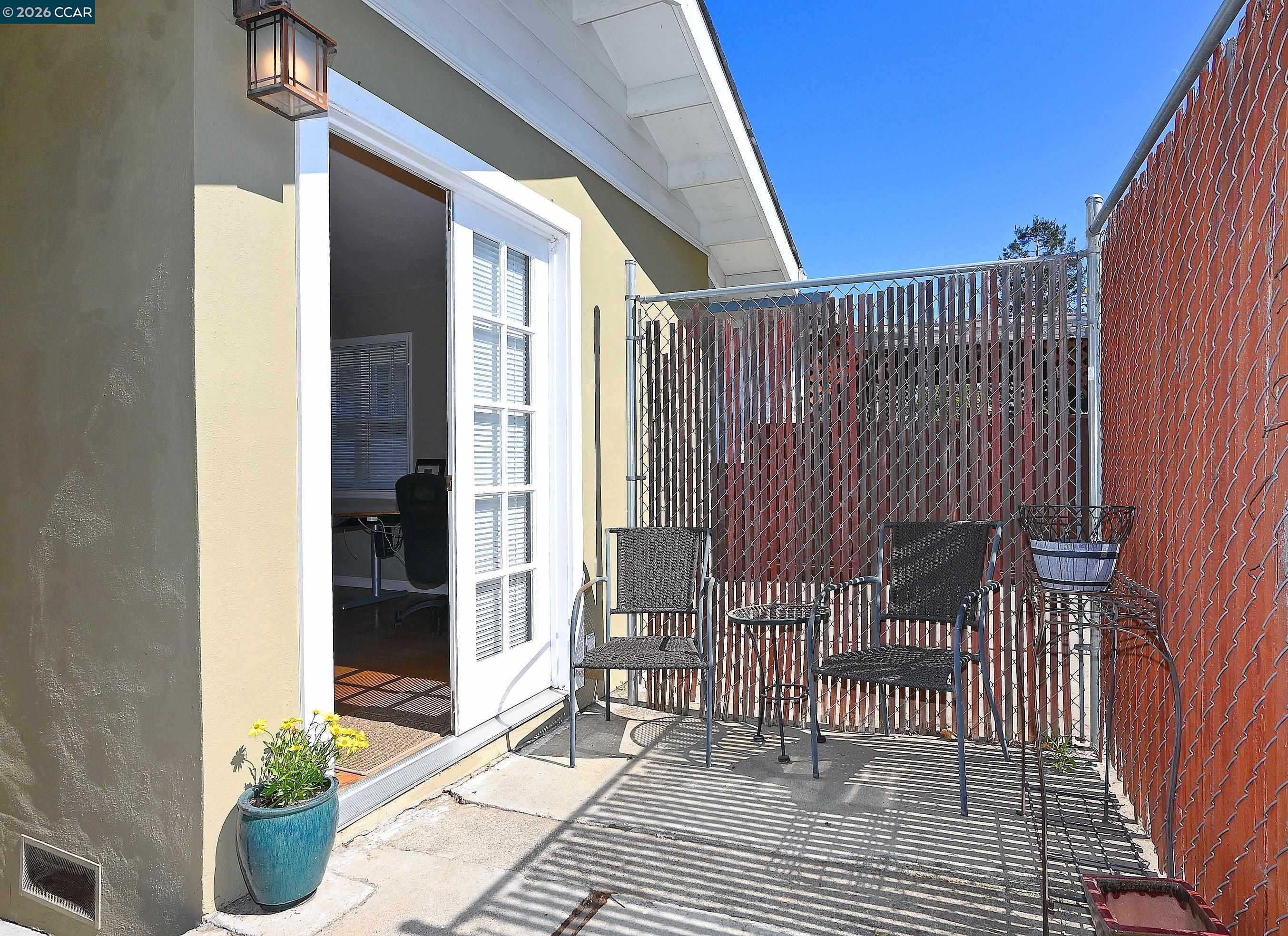 Detail Gallery Image 33 of 36 For 925 North Rd, Belmont,  CA 94002 - 2 Beds | 1 Baths