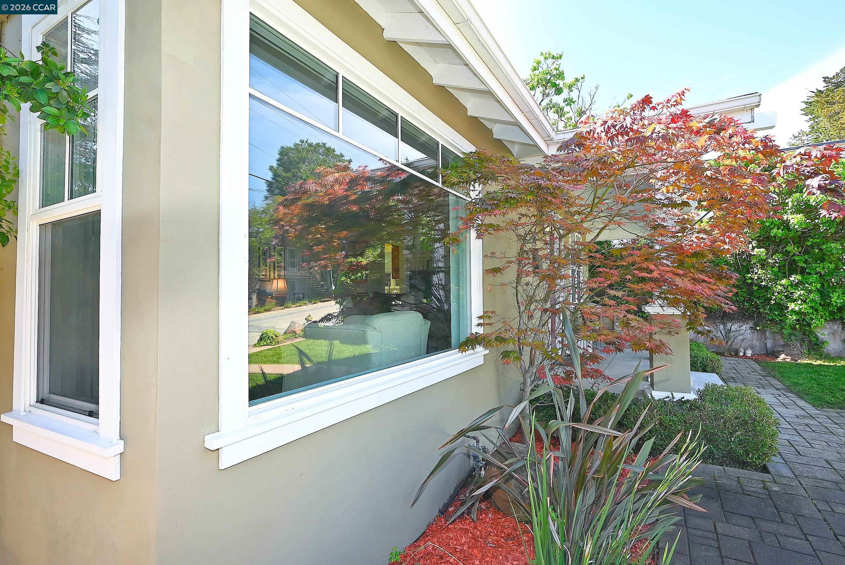 Detail Gallery Image 34 of 36 For 925 North Rd, Belmont,  CA 94002 - 2 Beds | 1 Baths