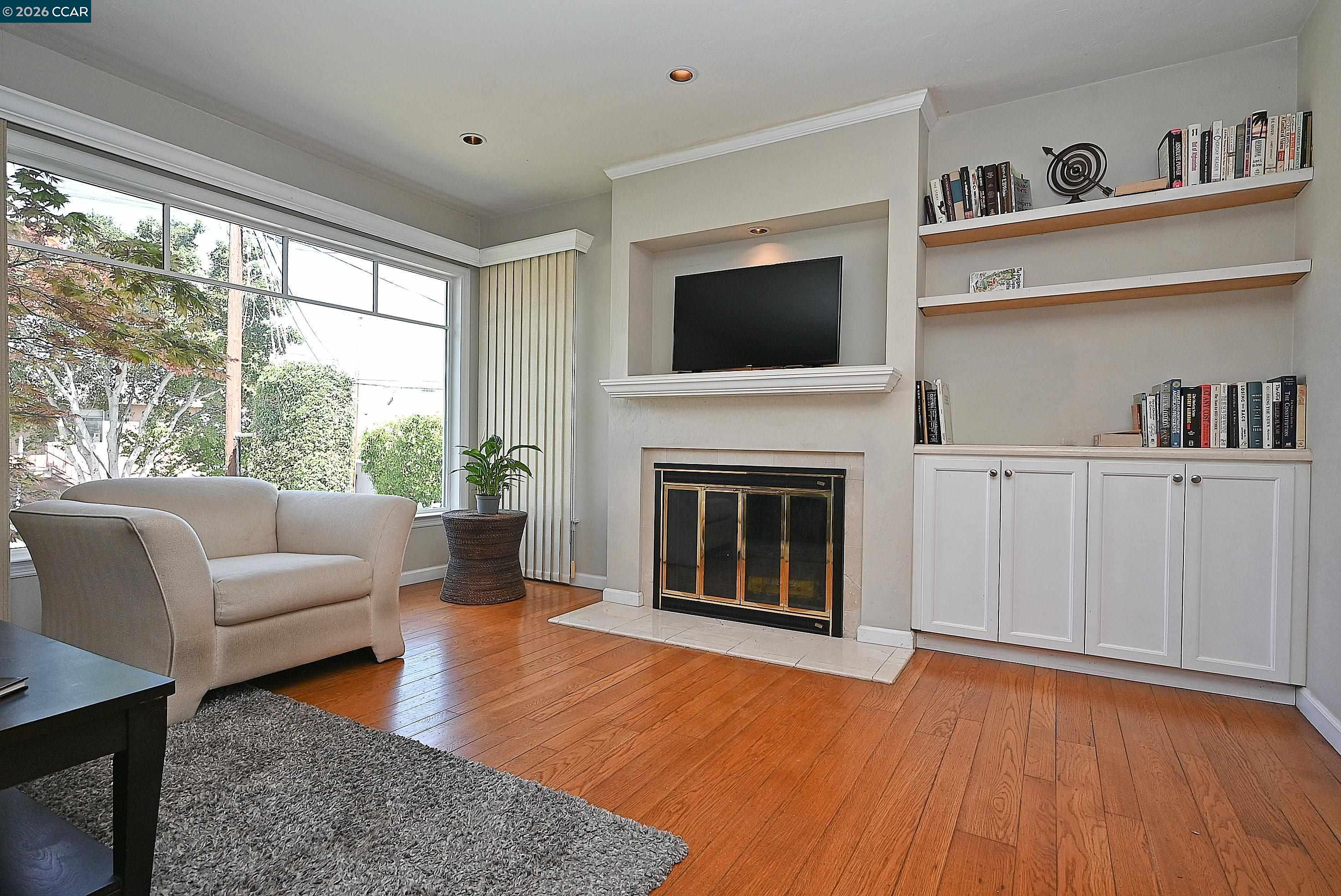 Detail Gallery Image 8 of 36 For 925 North Rd, Belmont,  CA 94002 - 2 Beds | 1 Baths