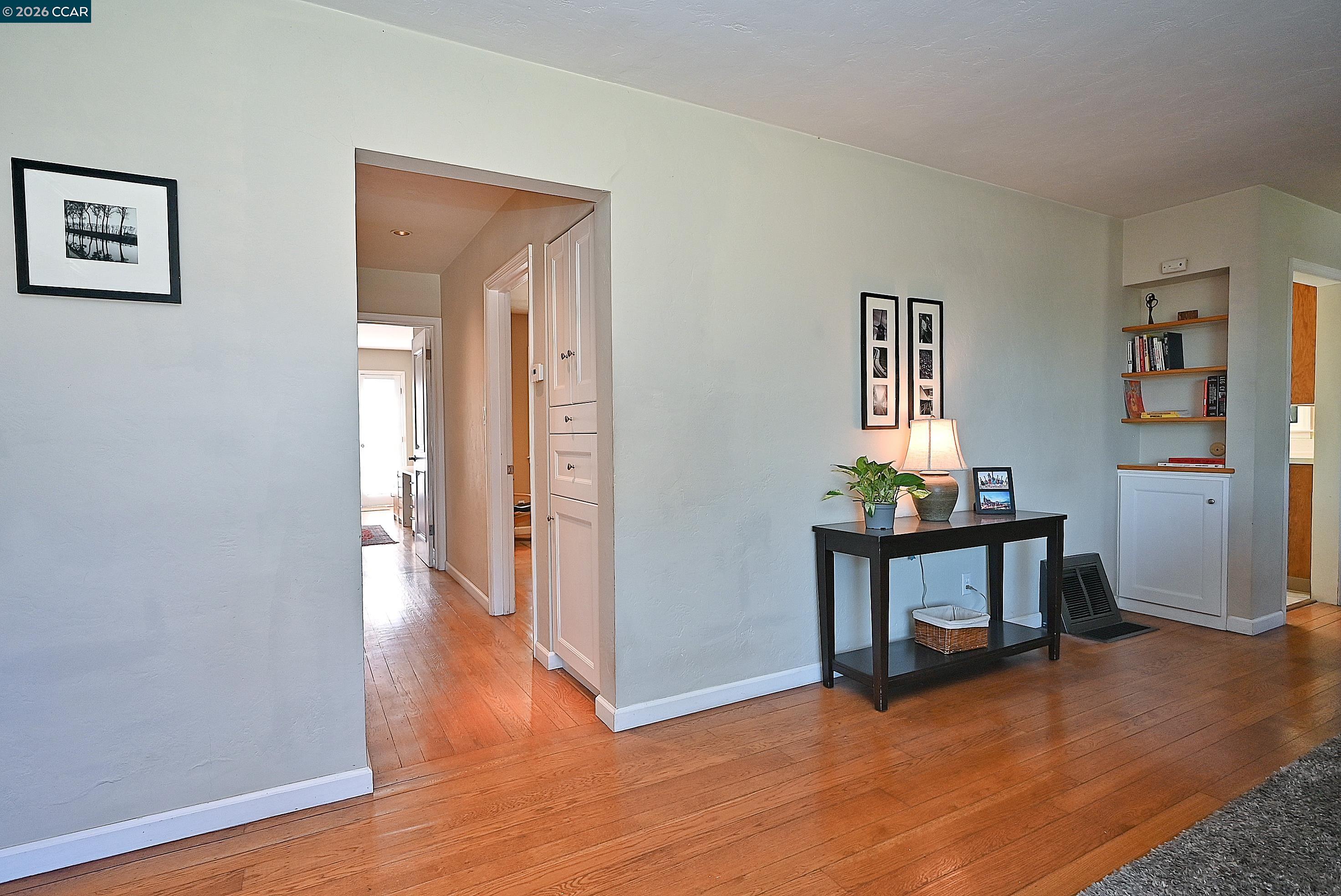 Detail Gallery Image 10 of 36 For 925 North Rd, Belmont,  CA 94002 - 2 Beds | 1 Baths