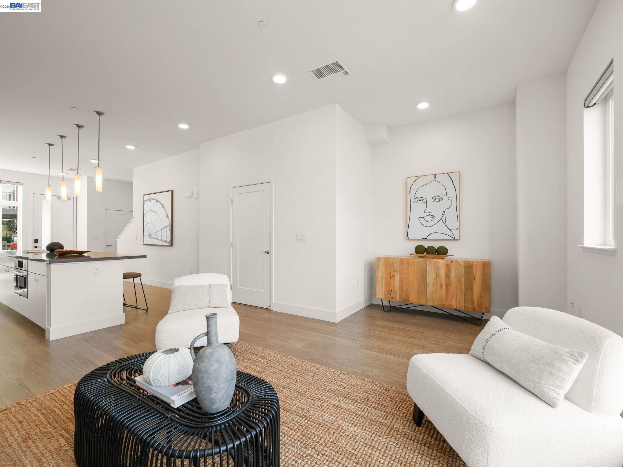 Photo #2: 41128958 Listing: Photo #2