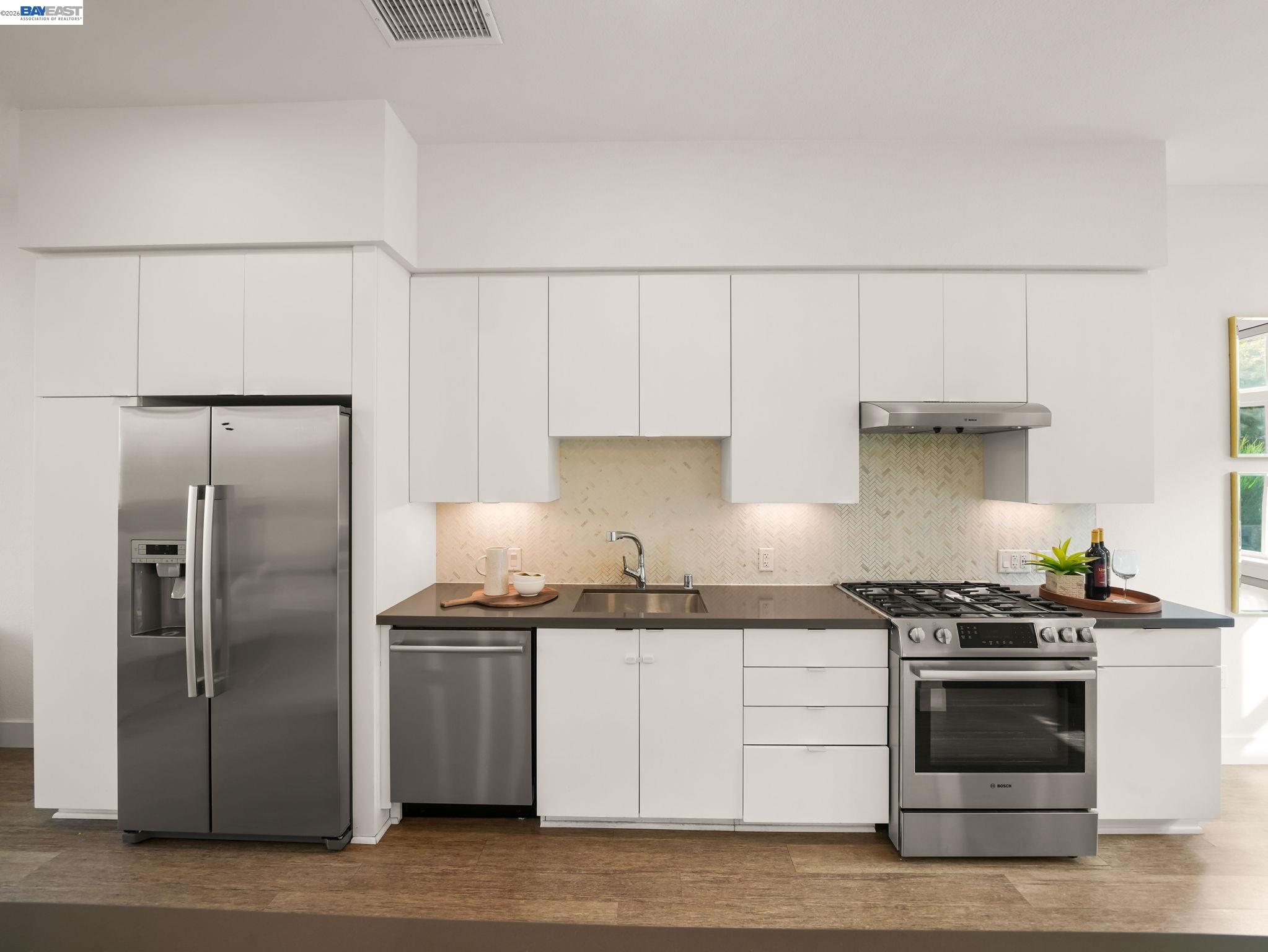 Photo #8: 41128958 Listing: Photo #8