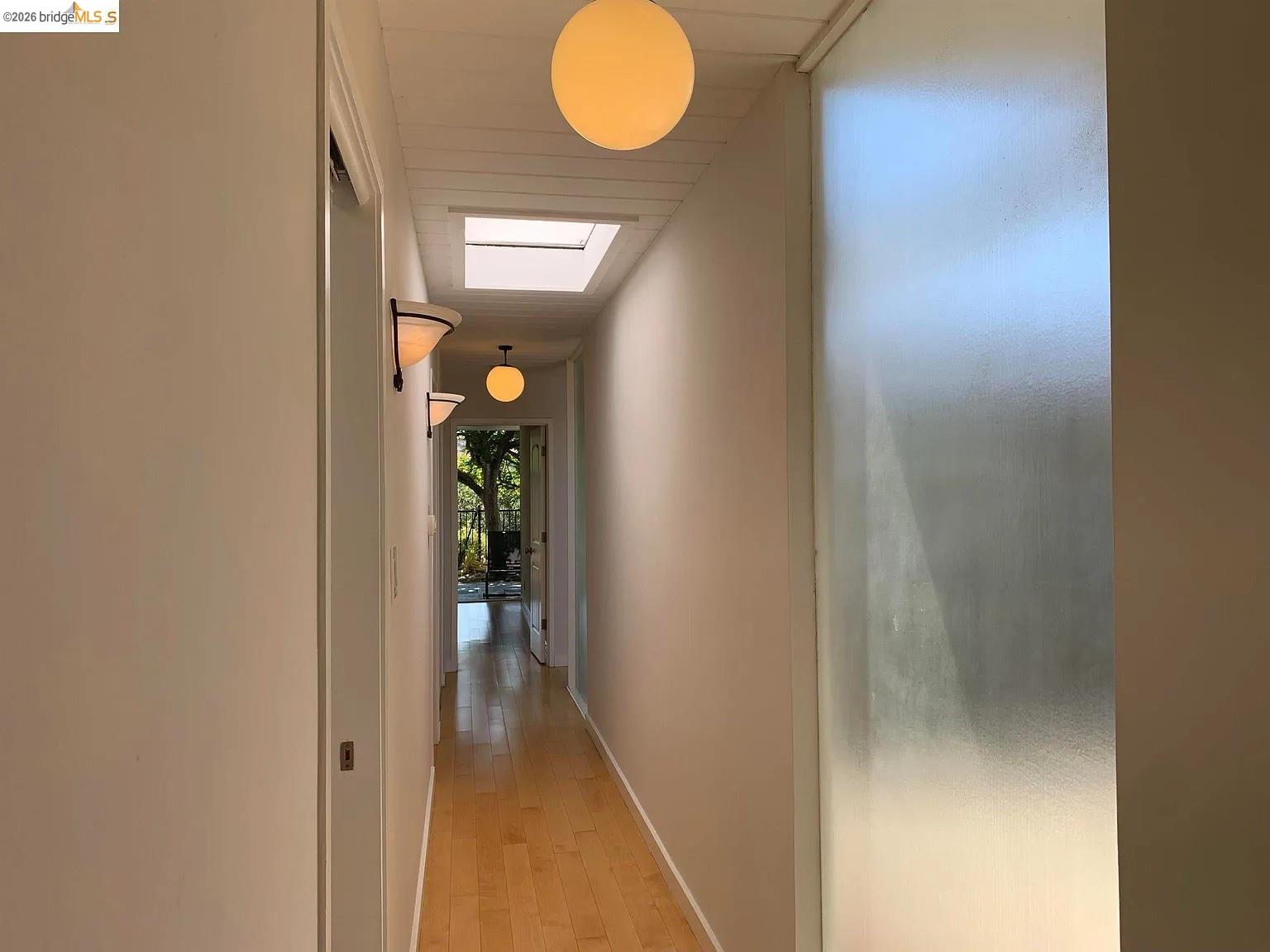 Detail Gallery Image 13 of 34 For 5559 Greenridge Rd, Castro Valley,  CA 94552 - 4 Beds | 2 Baths