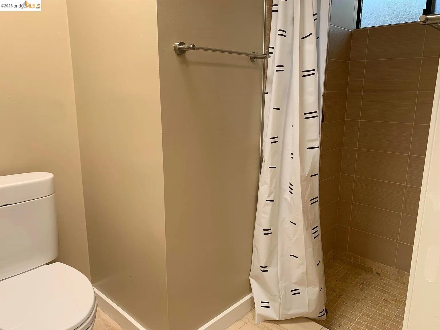 Detail Gallery Image 18 of 34 For 5559 Greenridge Rd, Castro Valley,  CA 94552 - 4 Beds | 2 Baths