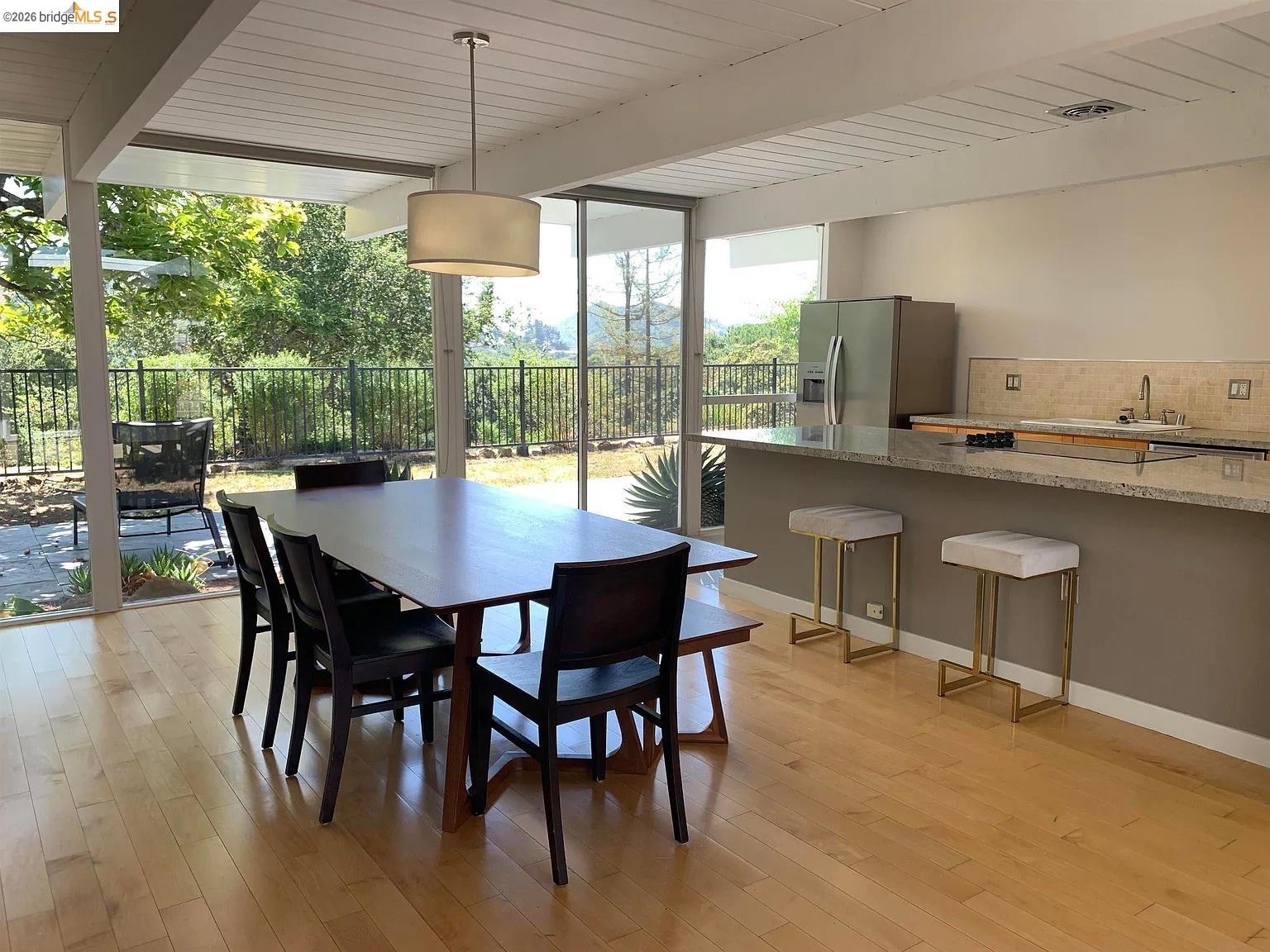 Detail Gallery Image 19 of 34 For 5559 Greenridge Rd, Castro Valley,  CA 94552 - 4 Beds | 2 Baths