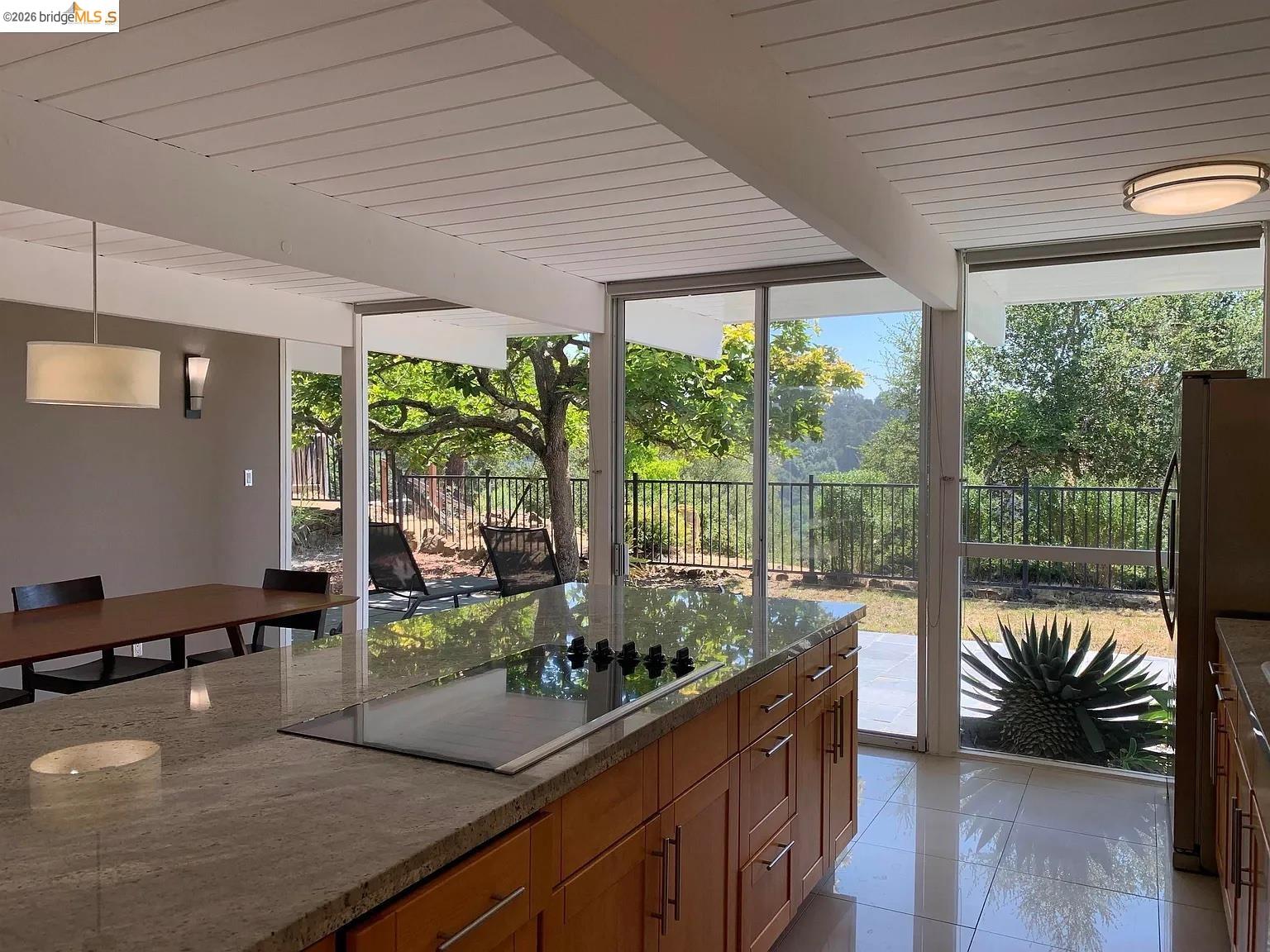 Detail Gallery Image 21 of 34 For 5559 Greenridge Rd, Castro Valley,  CA 94552 - 4 Beds | 2 Baths