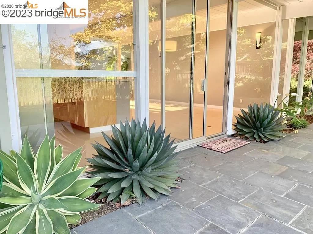 Detail Gallery Image 28 of 34 For 5559 Greenridge Rd, Castro Valley,  CA 94552 - 4 Beds | 2 Baths