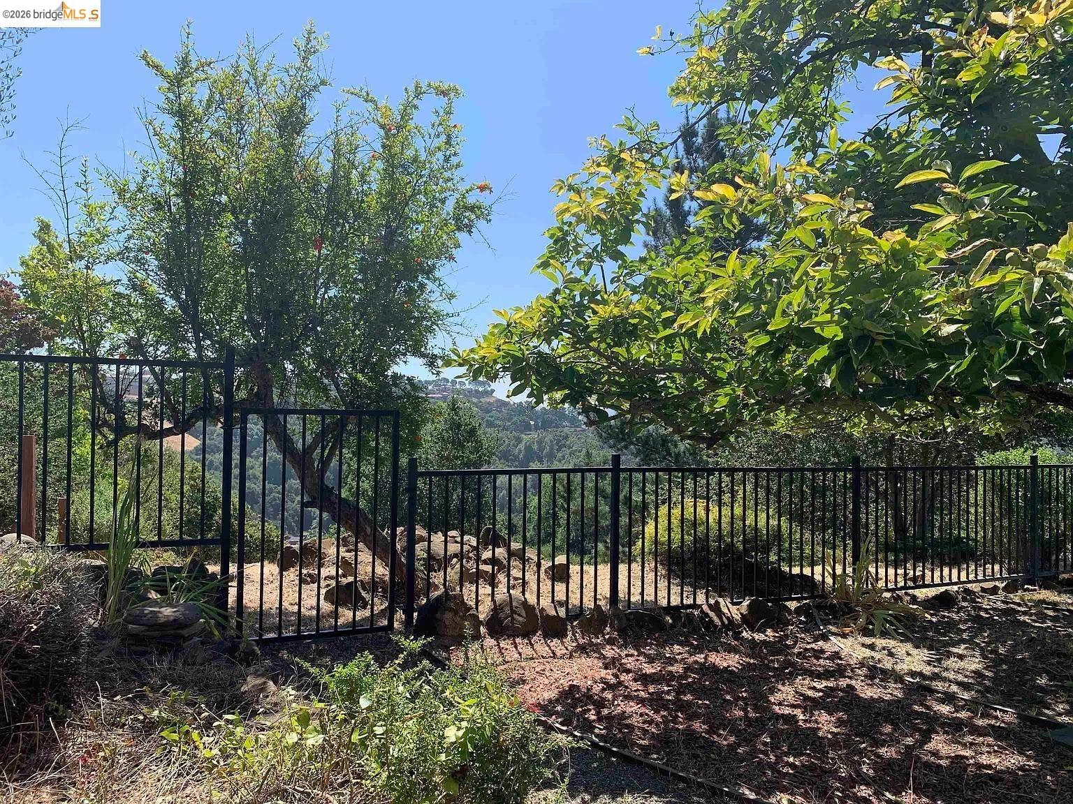 Detail Gallery Image 31 of 34 For 5559 Greenridge Rd, Castro Valley,  CA 94552 - 4 Beds | 2 Baths