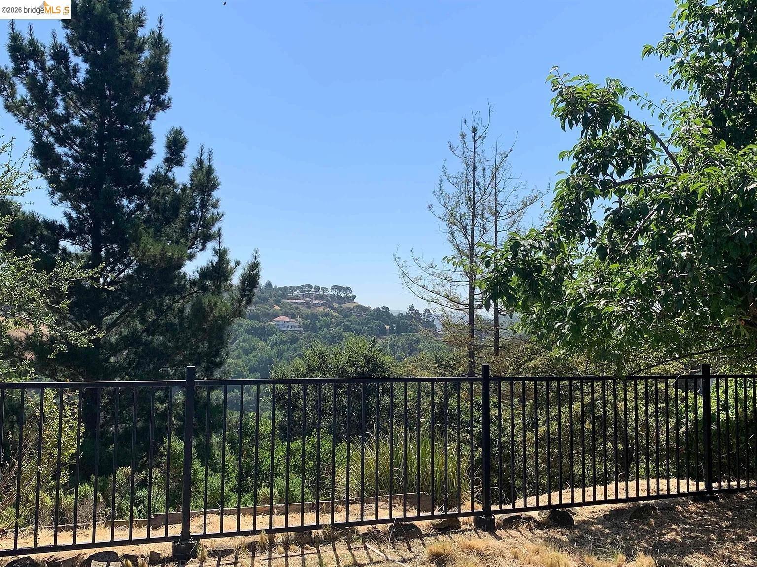 Detail Gallery Image 32 of 34 For 5559 Greenridge Rd, Castro Valley,  CA 94552 - 4 Beds | 2 Baths