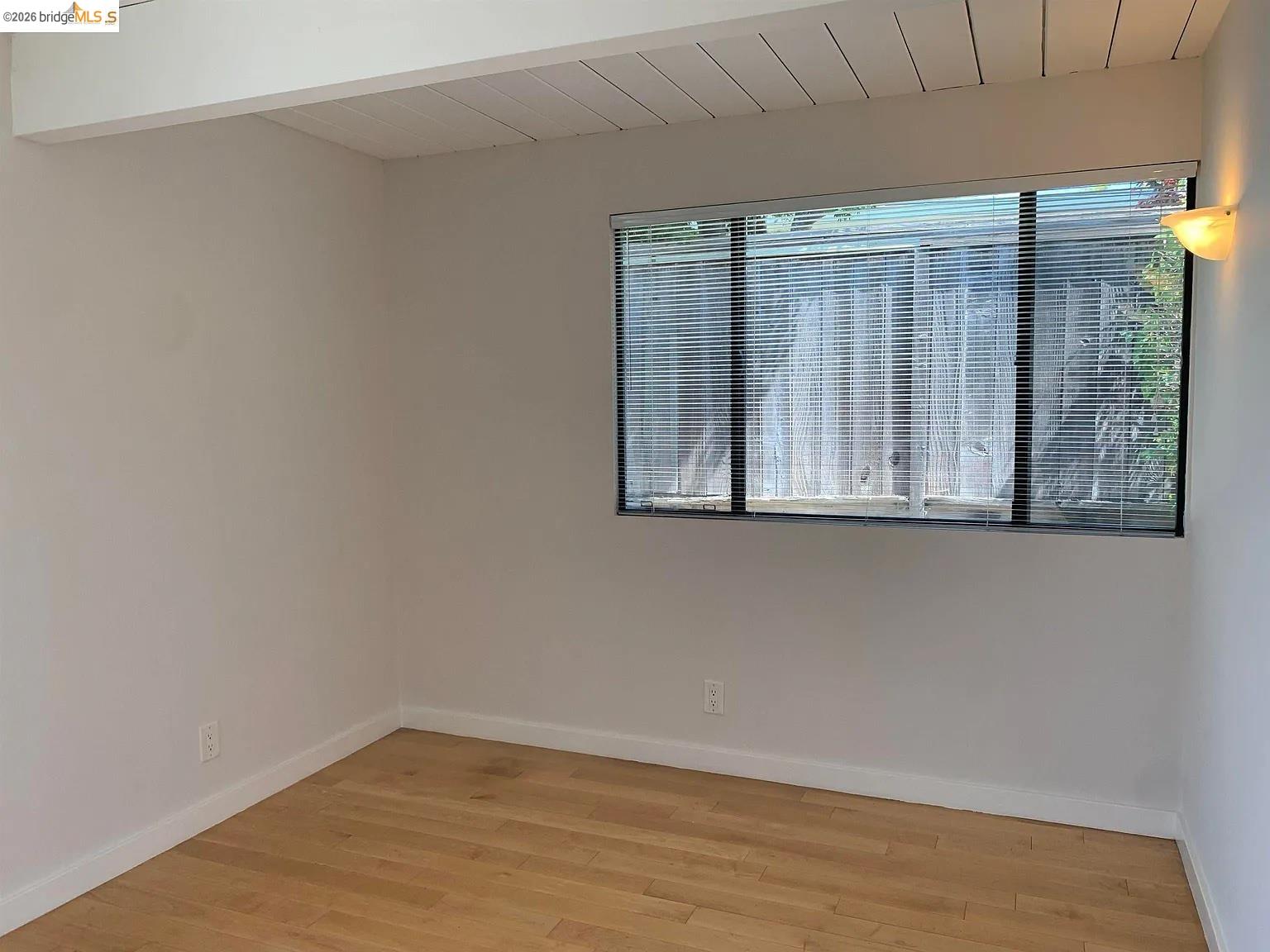 Detail Gallery Image 9 of 34 For 5559 Greenridge Rd, Castro Valley,  CA 94552 - 4 Beds | 2 Baths