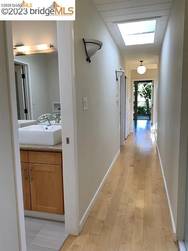 Detail Gallery Image 10 of 34 For 5559 Greenridge Rd, Castro Valley,  CA 94552 - 4 Beds | 2 Baths