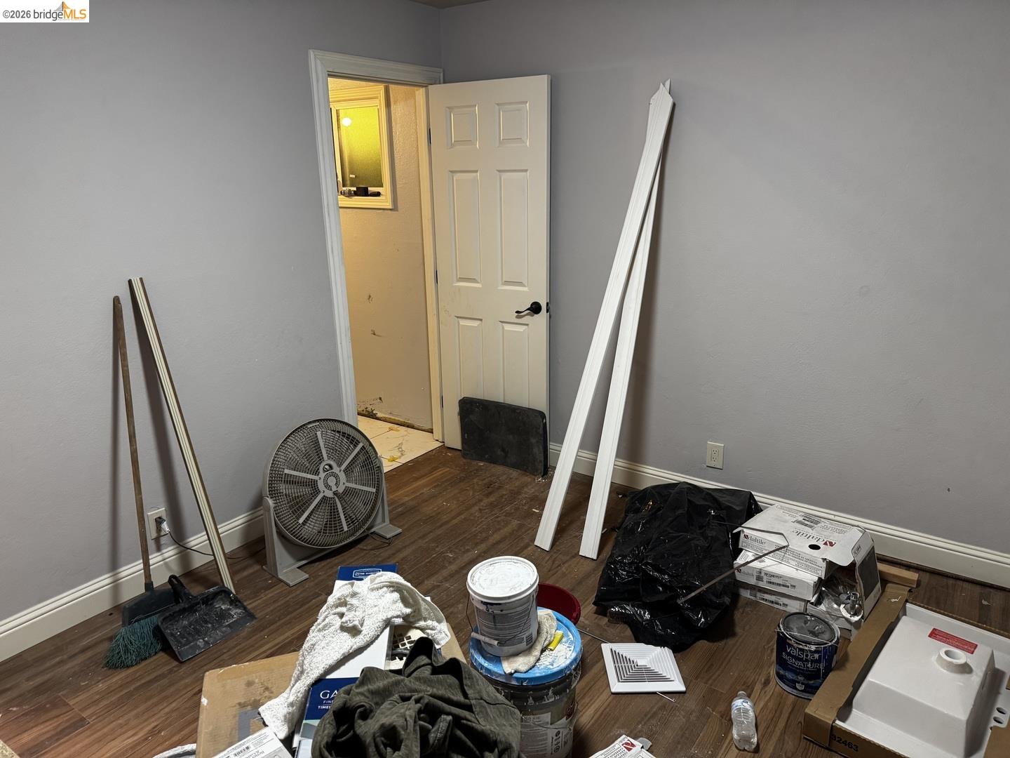 Detail Gallery Image 9 of 12 For 1501 Madrone Ln, Davis,  CA 95618 - 3 Beds | 2 Baths