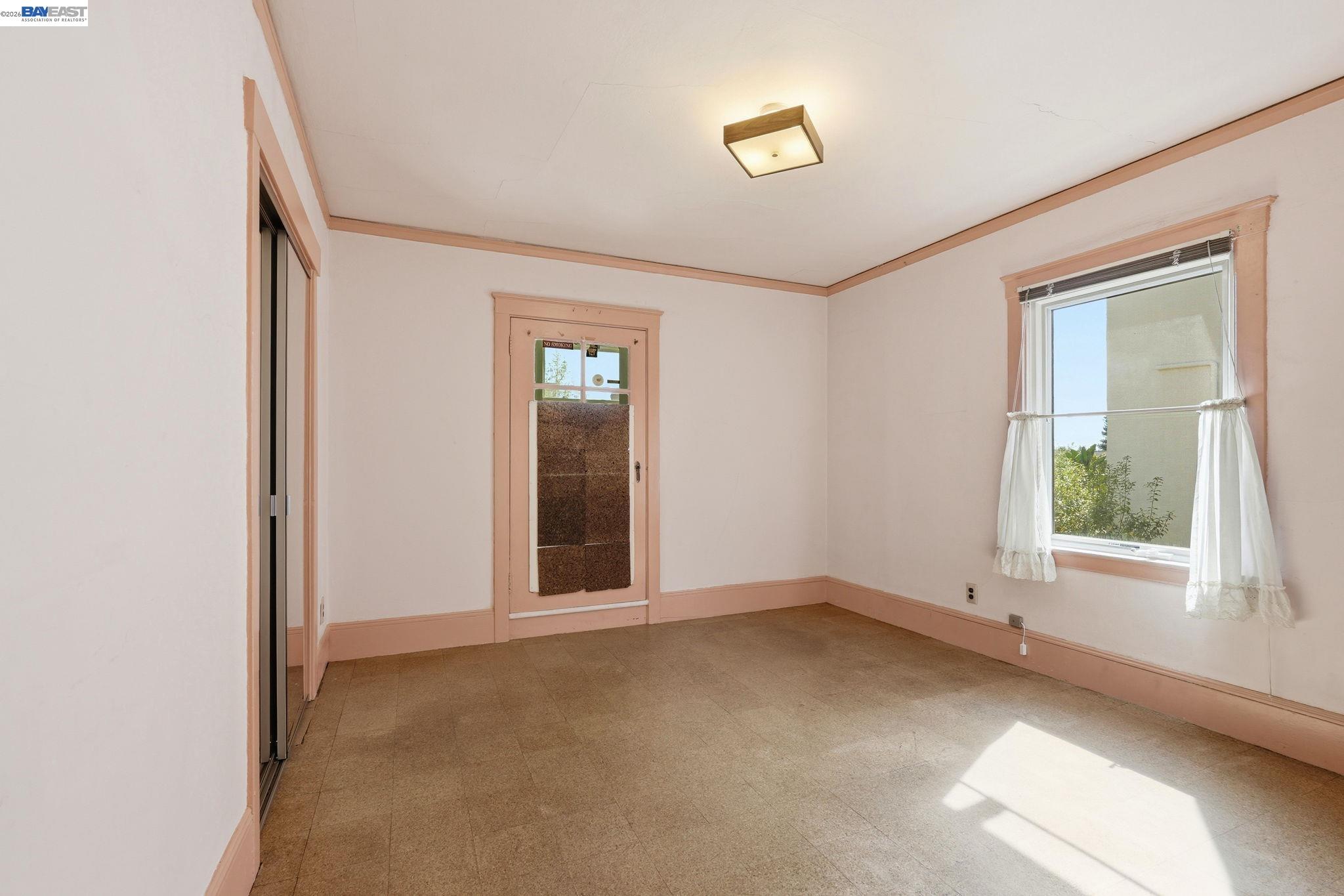 Detail Gallery Image 13 of 24 For 1130 Ranleigh Way, Piedmont,  CA 94610 - 3 Beds | 2 Baths