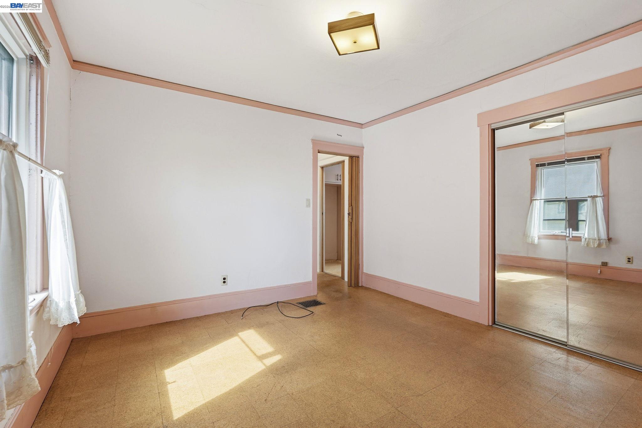 Detail Gallery Image 14 of 24 For 1130 Ranleigh Way, Piedmont,  CA 94610 - 3 Beds | 2 Baths