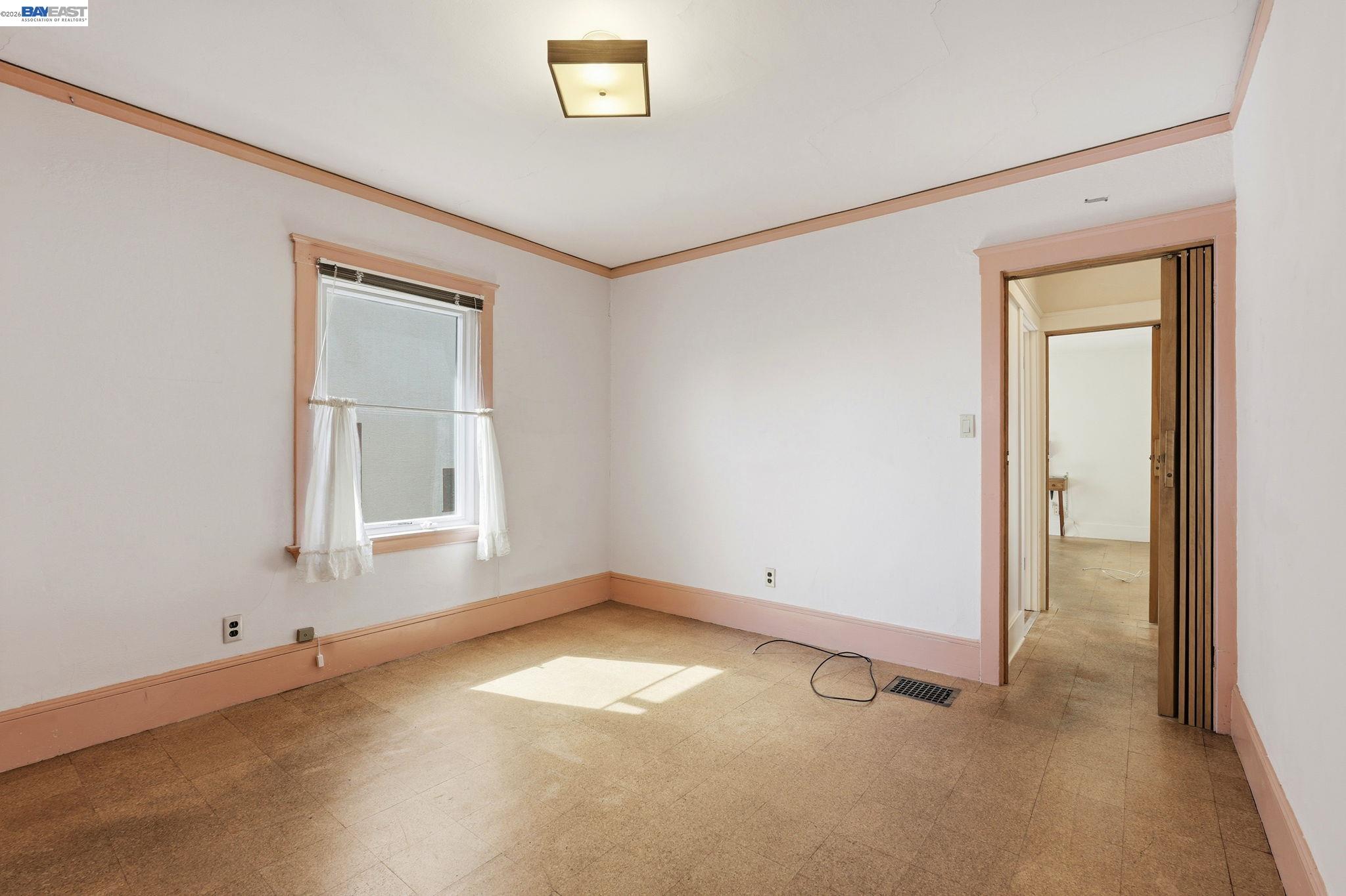 Detail Gallery Image 15 of 24 For 1130 Ranleigh Way, Piedmont,  CA 94610 - 3 Beds | 2 Baths