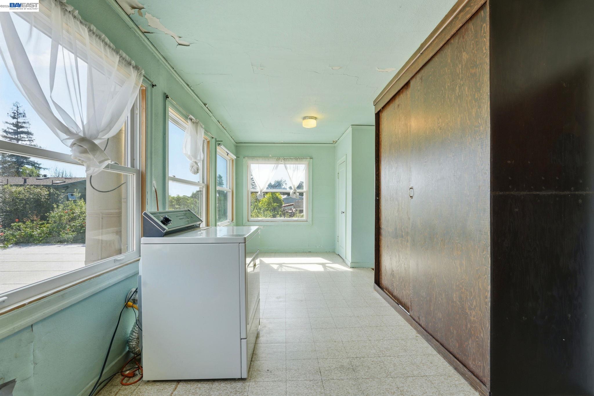 Detail Gallery Image 20 of 24 For 1130 Ranleigh Way, Piedmont,  CA 94610 - 3 Beds | 2 Baths