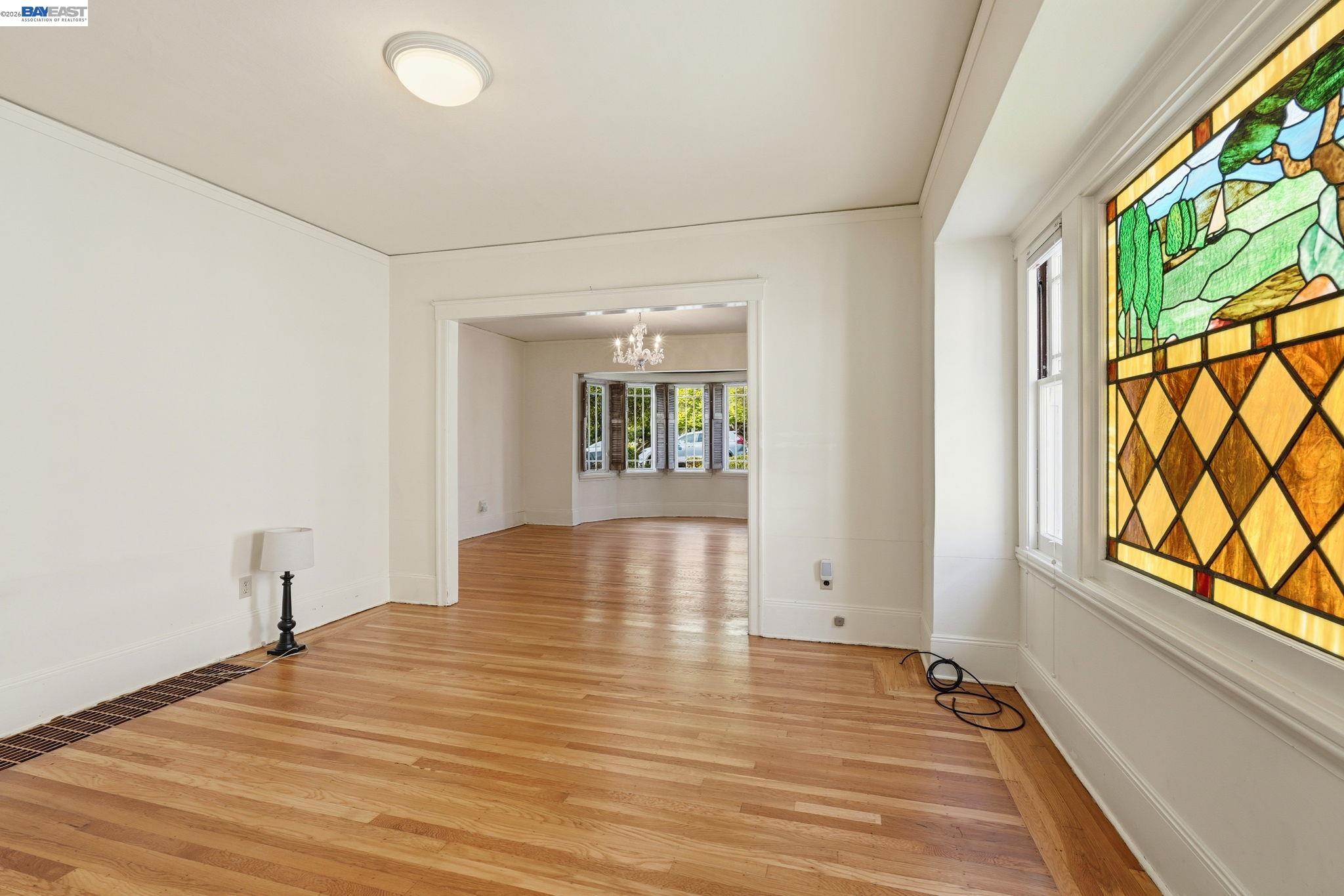 Detail Gallery Image 8 of 24 For 1130 Ranleigh Way, Piedmont,  CA 94610 - 3 Beds | 2 Baths