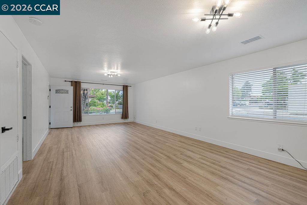 Detail Gallery Image 13 of 48 For 231 Star St, Oakley,  CA 94561 - 3 Beds | 2 Baths