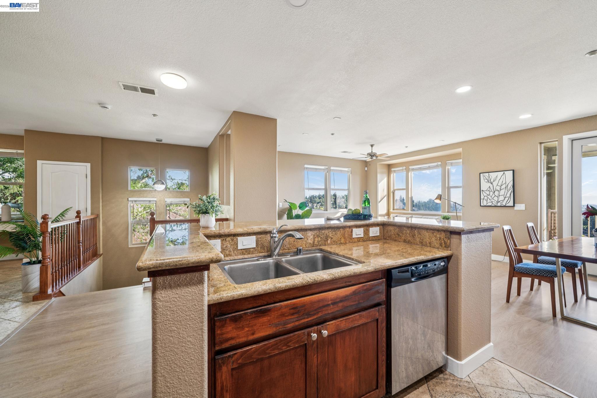Detail Gallery Image 15 of 42 For 6403 Blue Rock Ct, Oakland,  CA 94605 - 3 Beds | 2/1 Baths