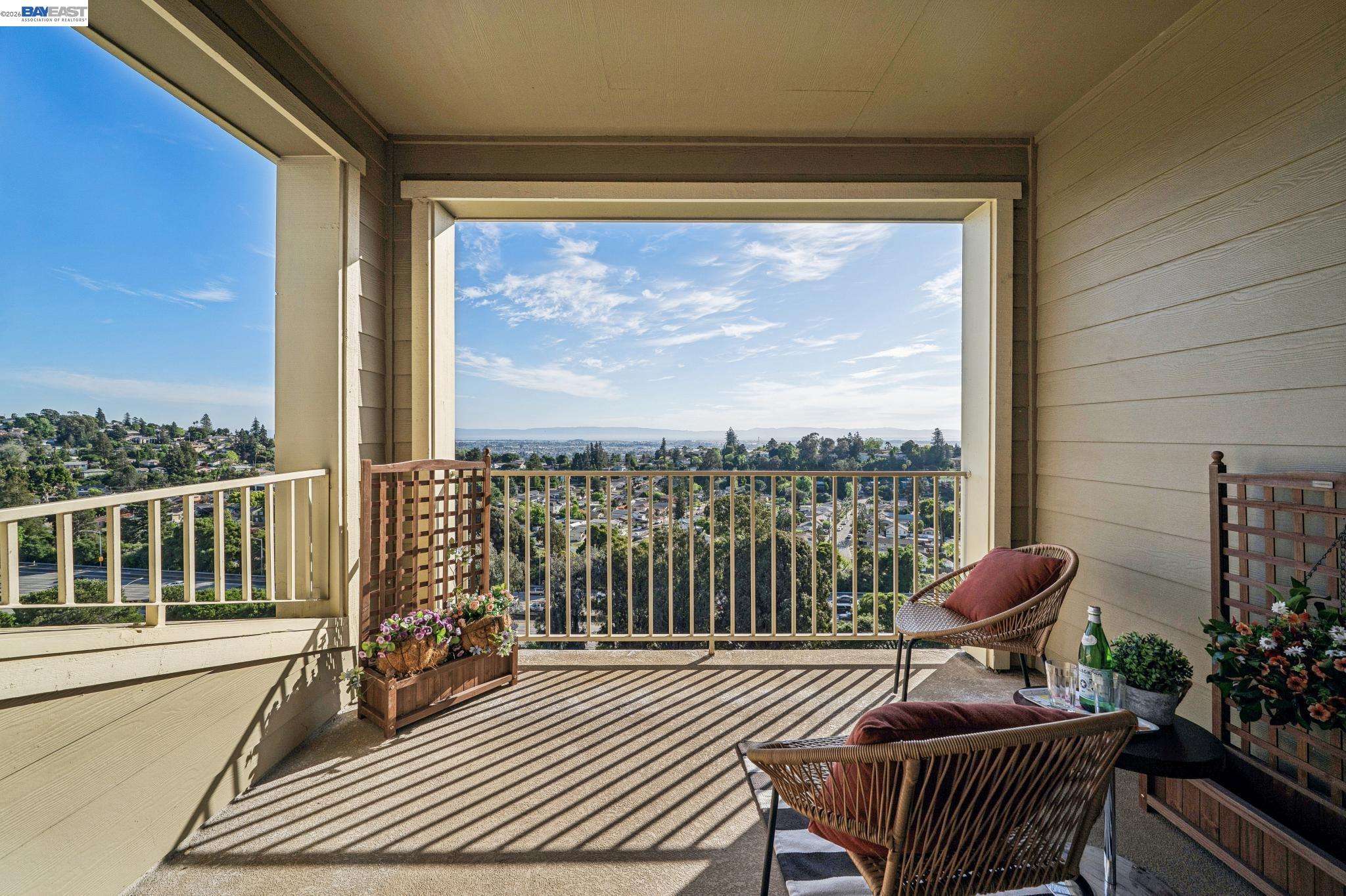 Detail Gallery Image 4 of 42 For 6403 Blue Rock Ct, Oakland,  CA 94605 - 3 Beds | 2/1 Baths