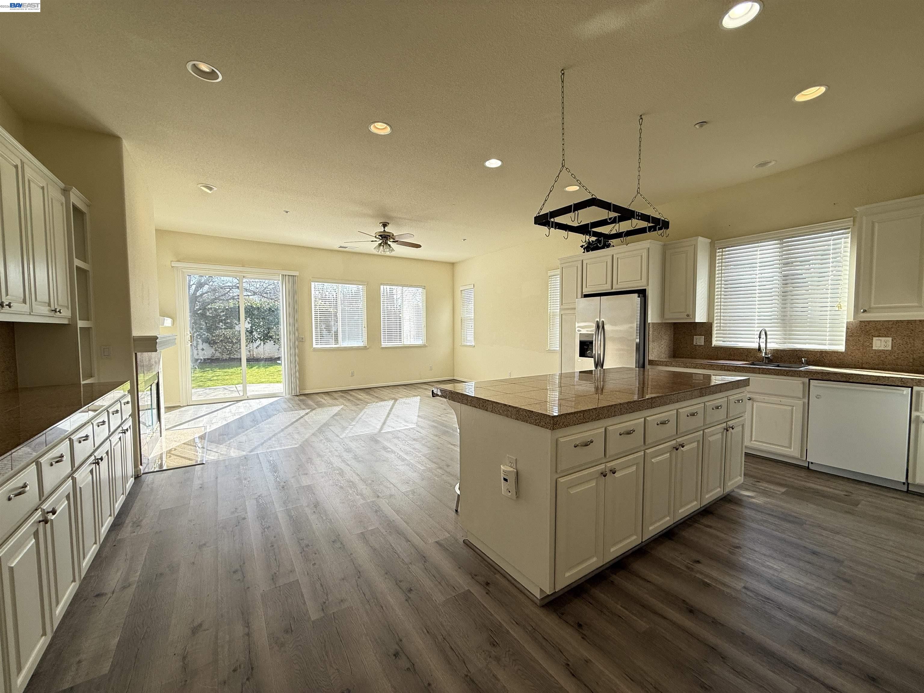 Detail Gallery Image 11 of 33 For 2946 Bresso Dr, Livermore,  CA 94550 - 5 Beds | 3 Baths