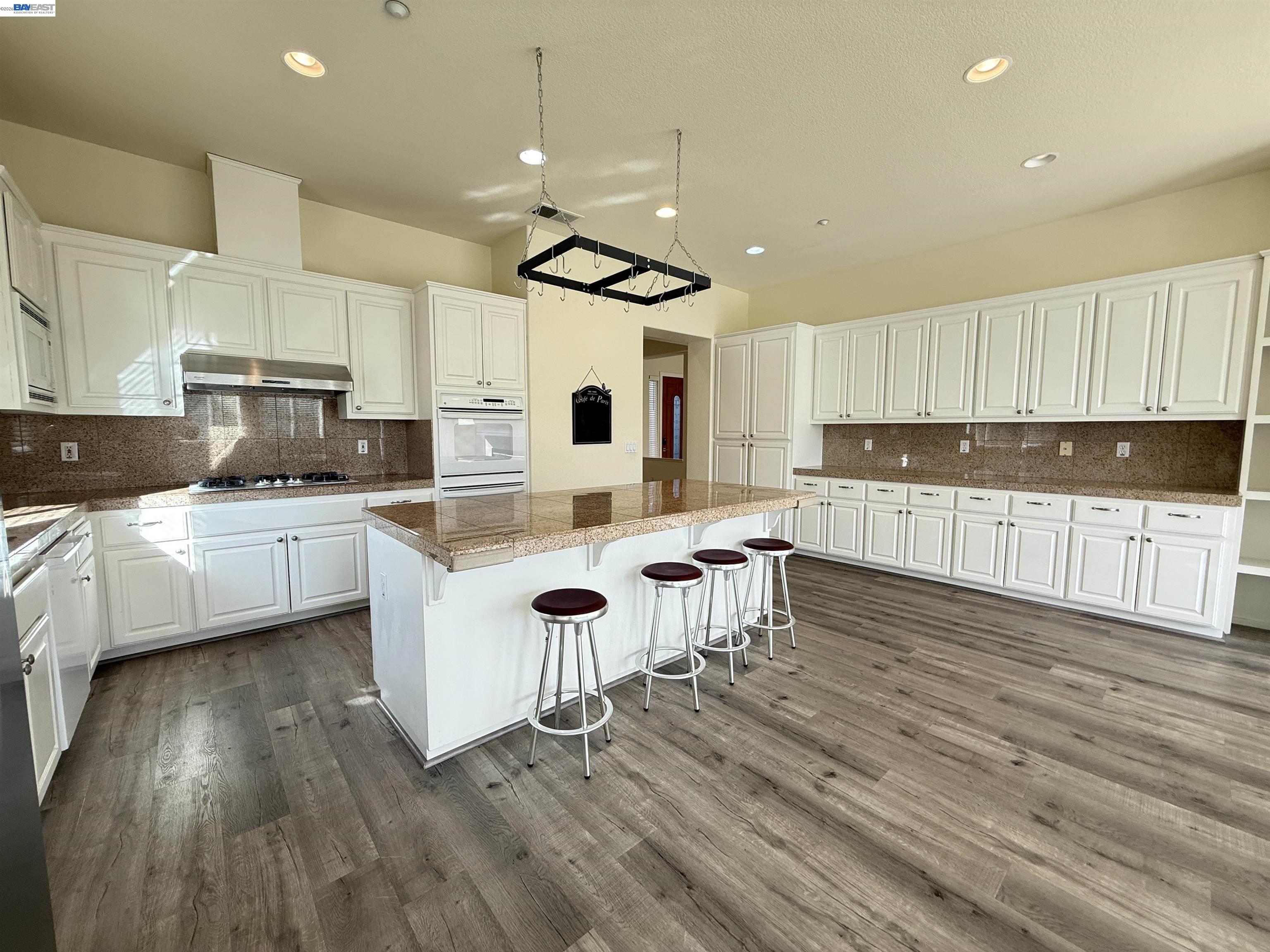 Detail Gallery Image 8 of 33 For 2946 Bresso Dr, Livermore,  CA 94550 - 5 Beds | 3 Baths