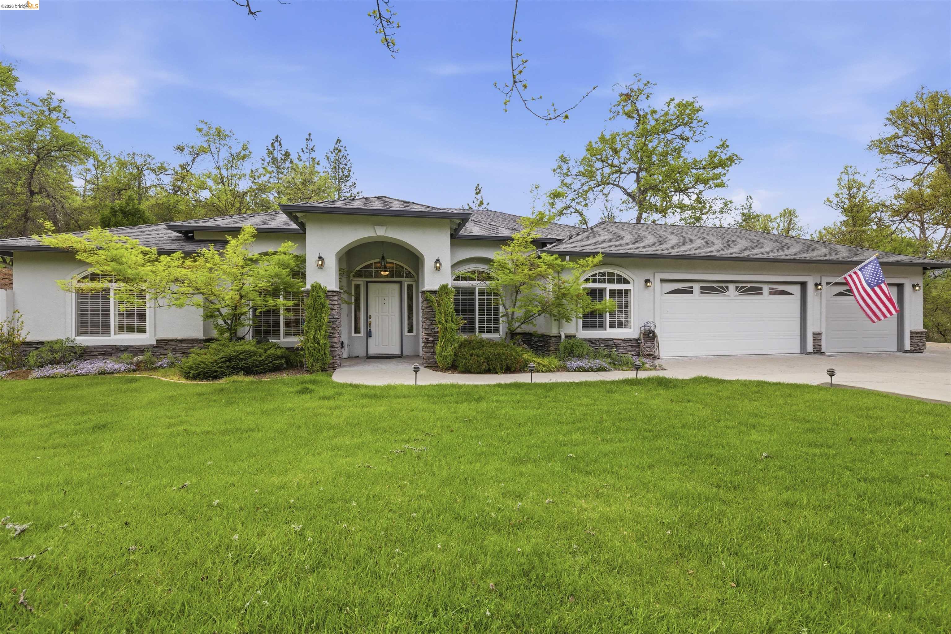 Detail Gallery Image 11 of 56 For 19035 Apple Valley Dr, Sonora,  CA 95370 - 4 Beds | 2 Baths