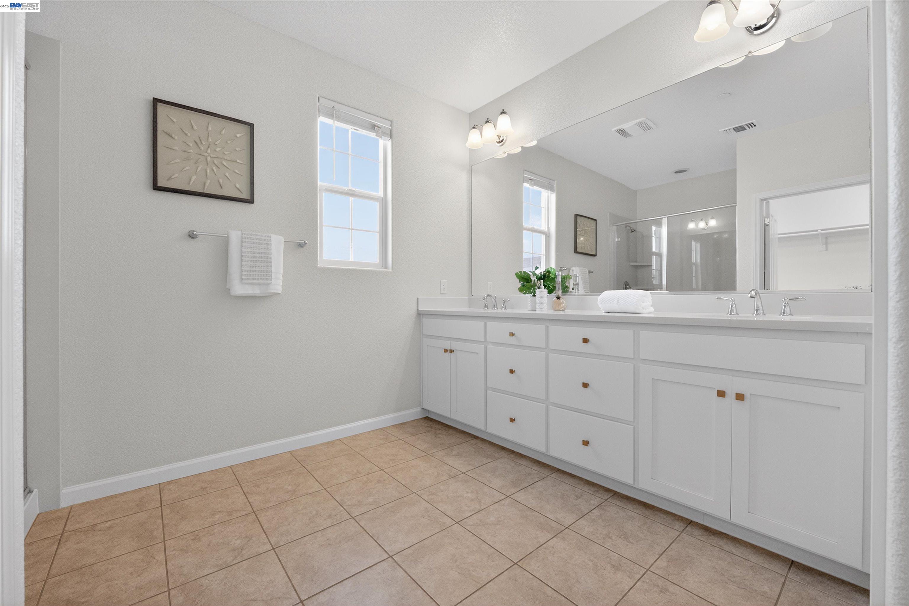 Detail Gallery Image 14 of 22 For 1005 S Fowler Ln, Mountain House,  CA 95391 - 3 Beds | 2/1 Baths