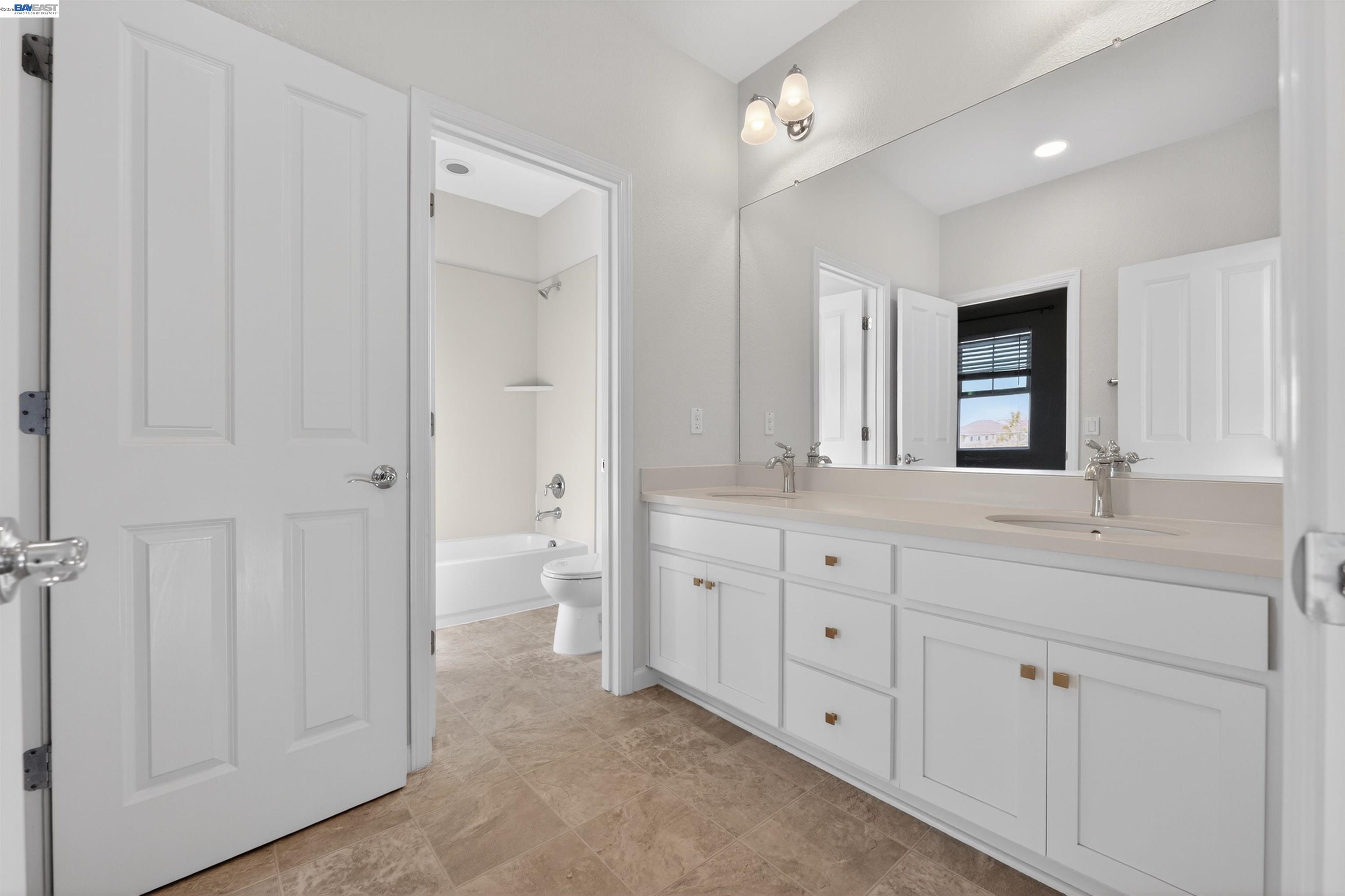 Detail Gallery Image 18 of 22 For 1005 S Fowler Ln, Mountain House,  CA 95391 - 3 Beds | 2/1 Baths